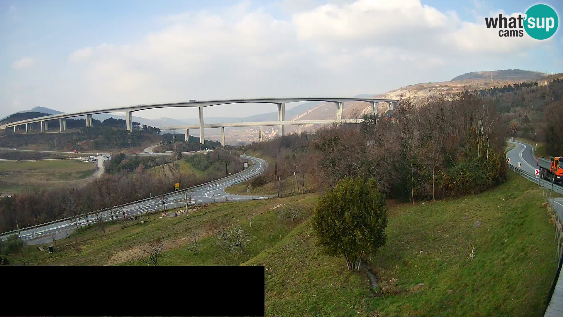 Kamera v živo Črni Kal Viadukt – pogled z Viki Burgerja