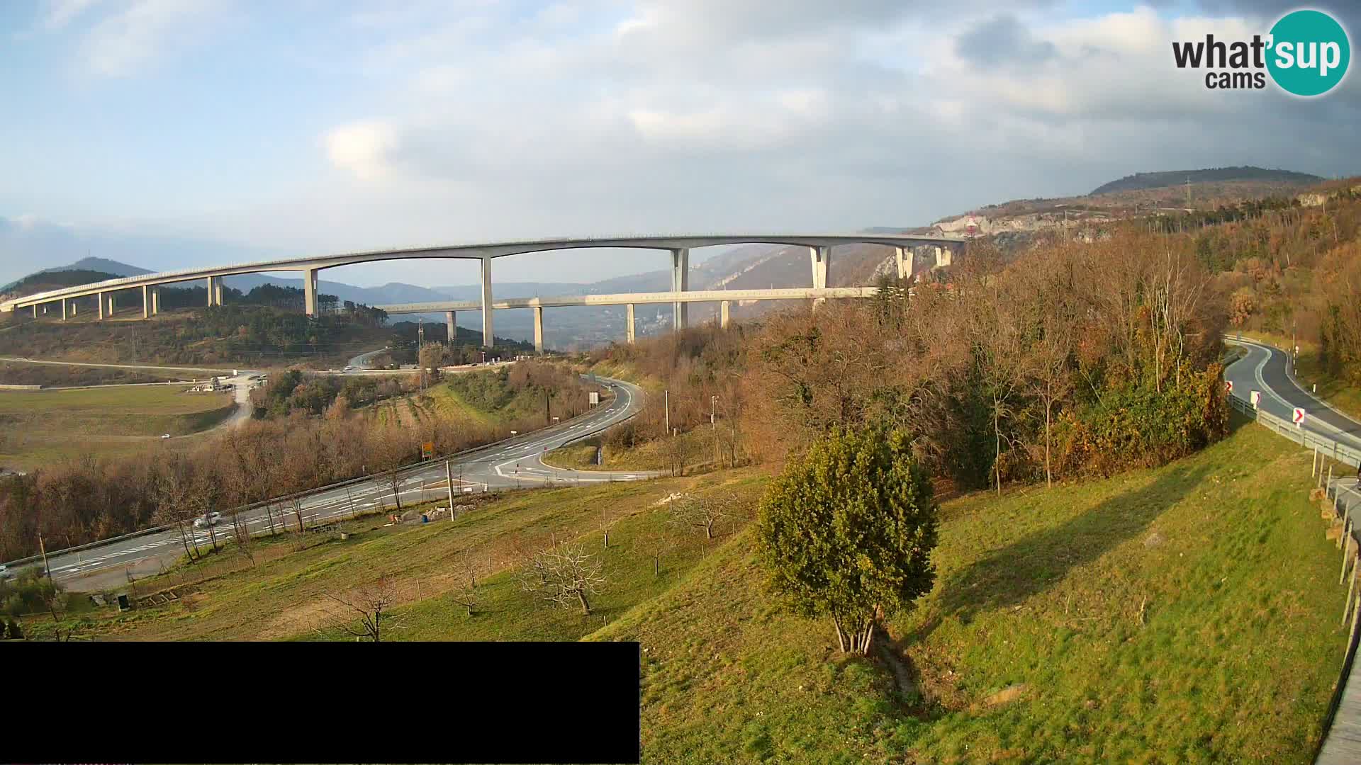 Webcam Črni Kal Viaduct – view from Viki Burger