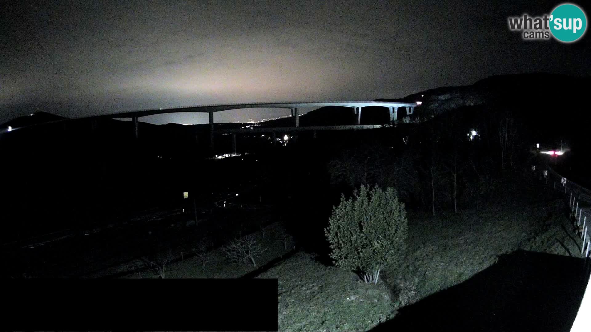 Live cam Črni Kal Viaduc – Viki Burger