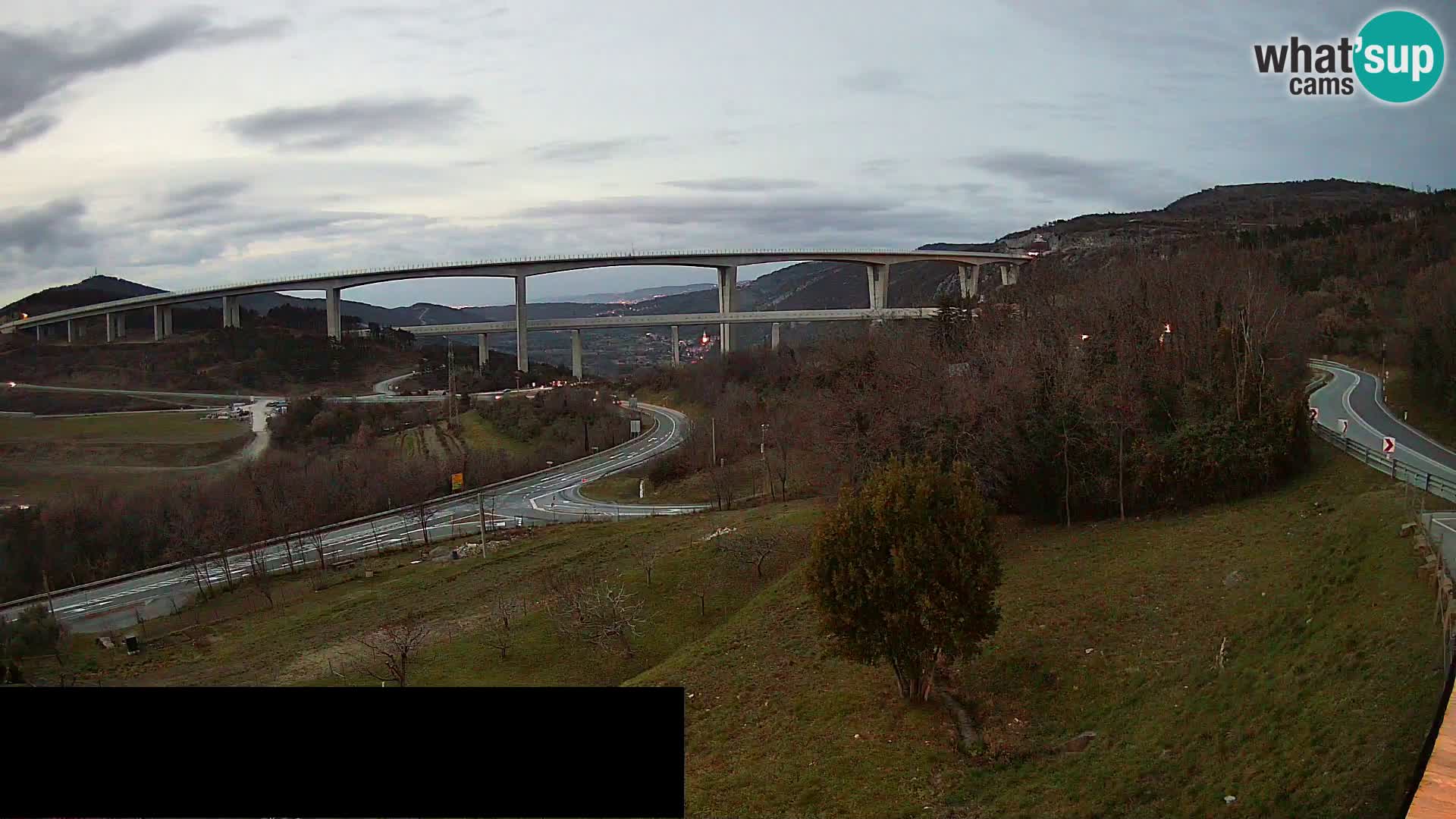 Live cam Črni Kal Viaduc – Viki Burger