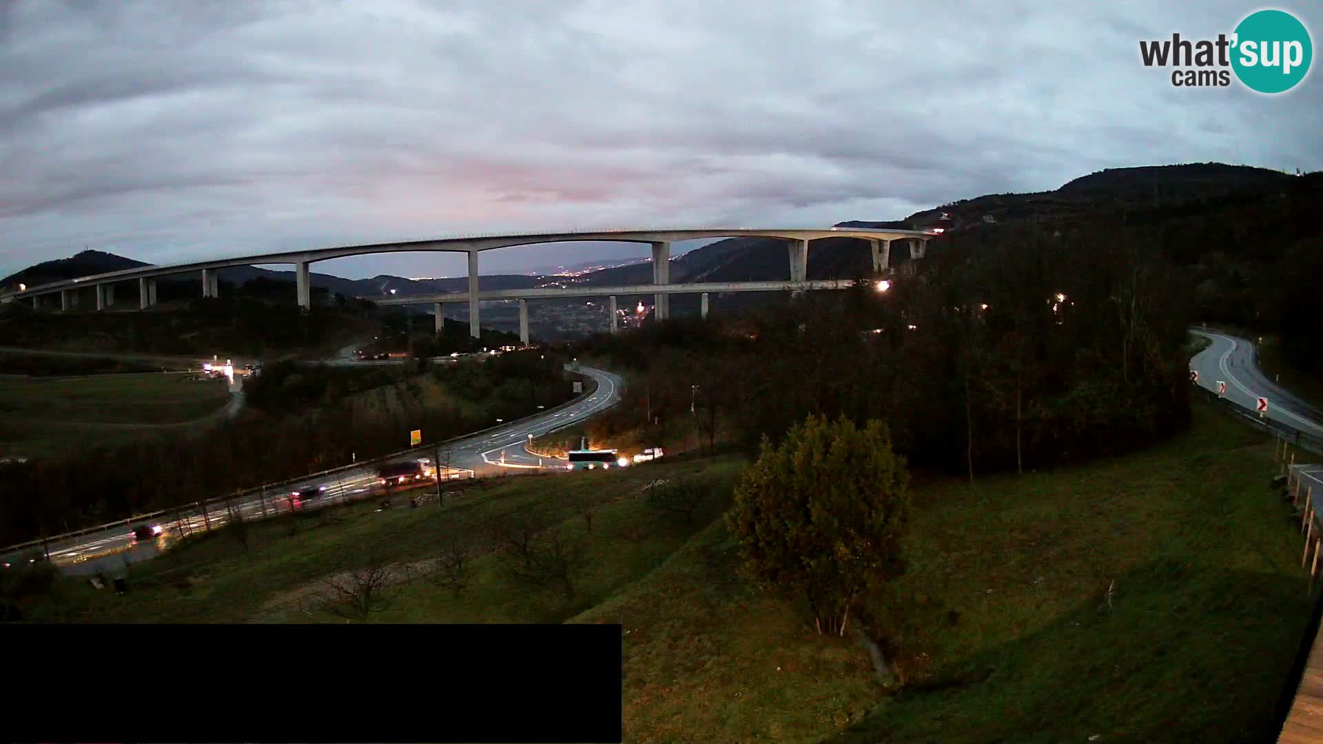 Kamera v živo Črni Kal Viadukt – pogled z Viki Burgerja