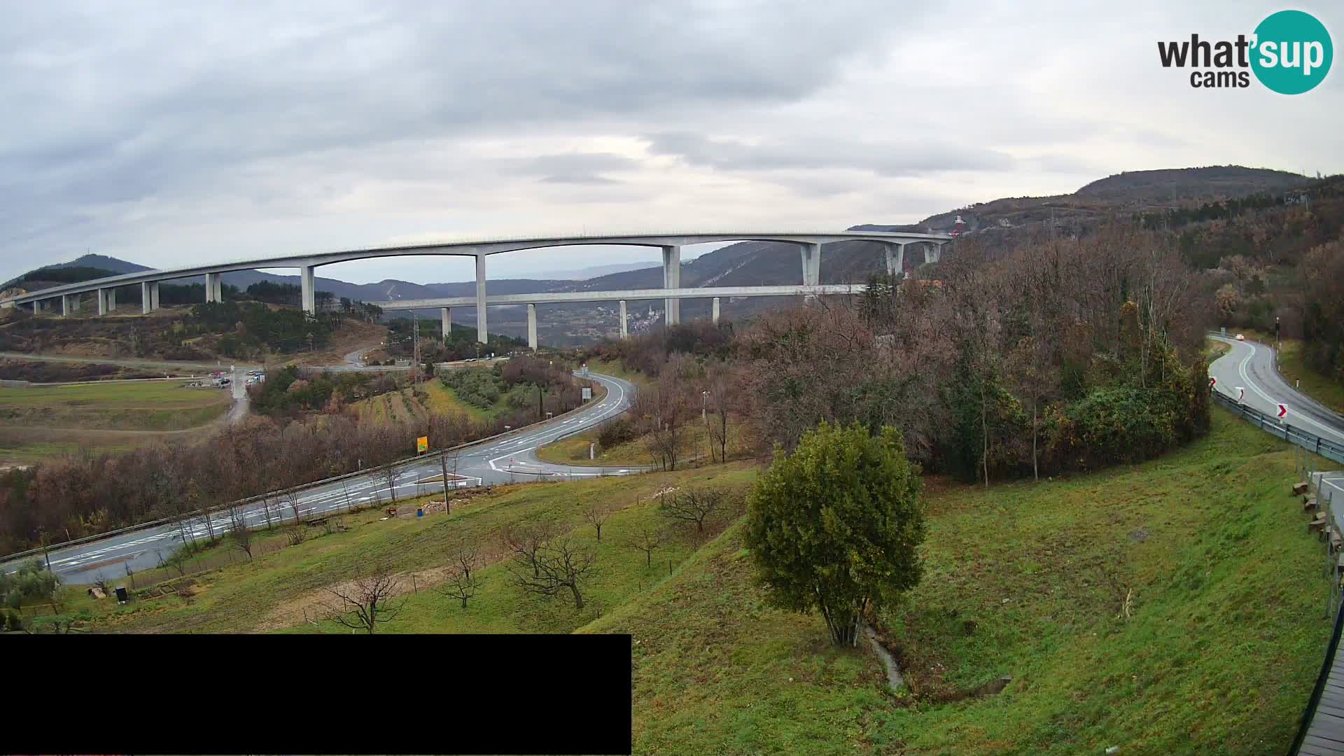 Kamera v živo Črni Kal Viadukt – pogled z Viki Burgerja