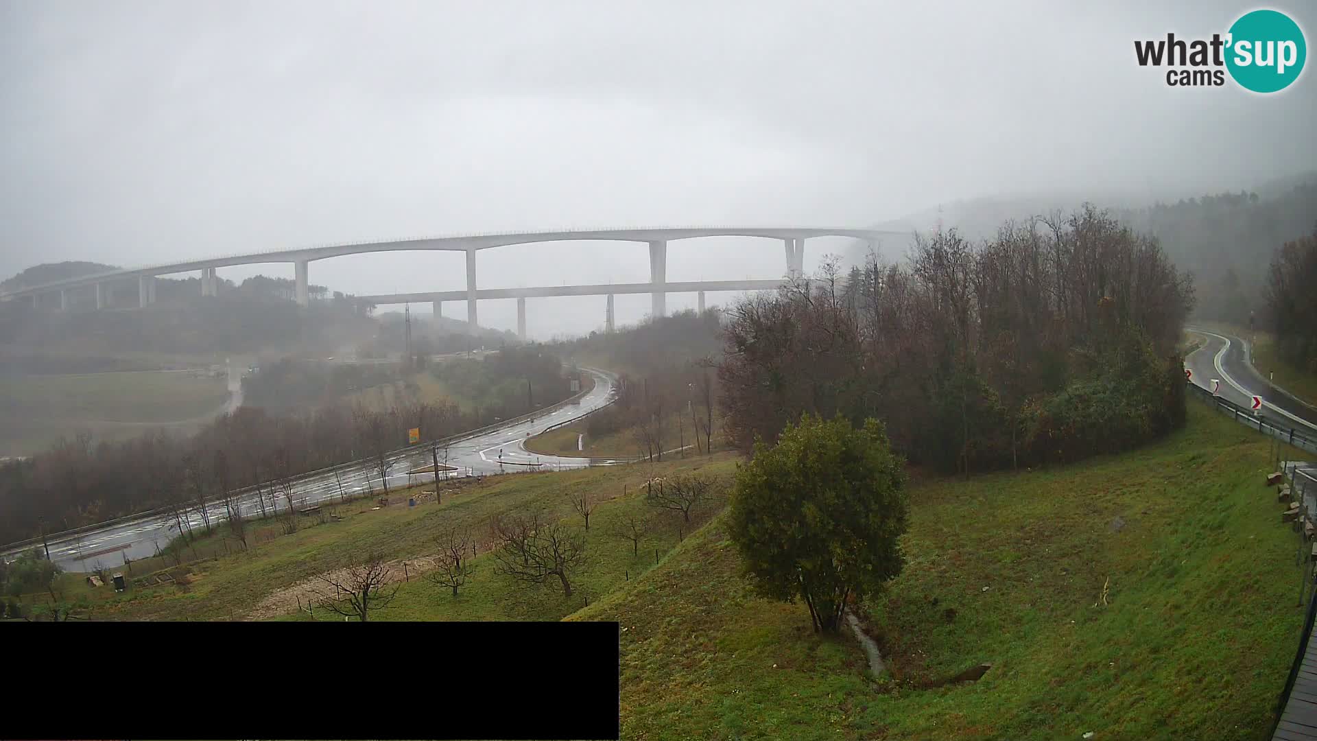 Webcam Črni Kal Viaduct – view from Viki Burger
