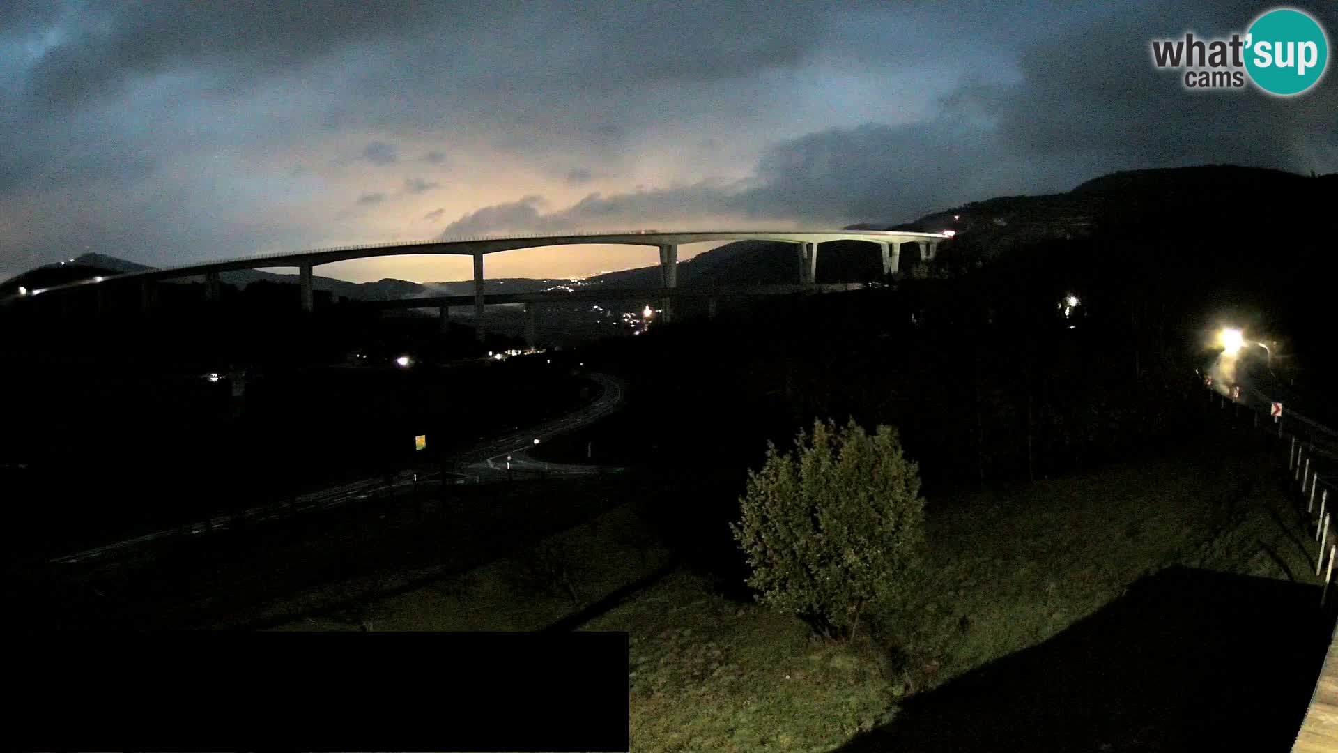 Webcam Črni Kal Viadukt – Viki Burger