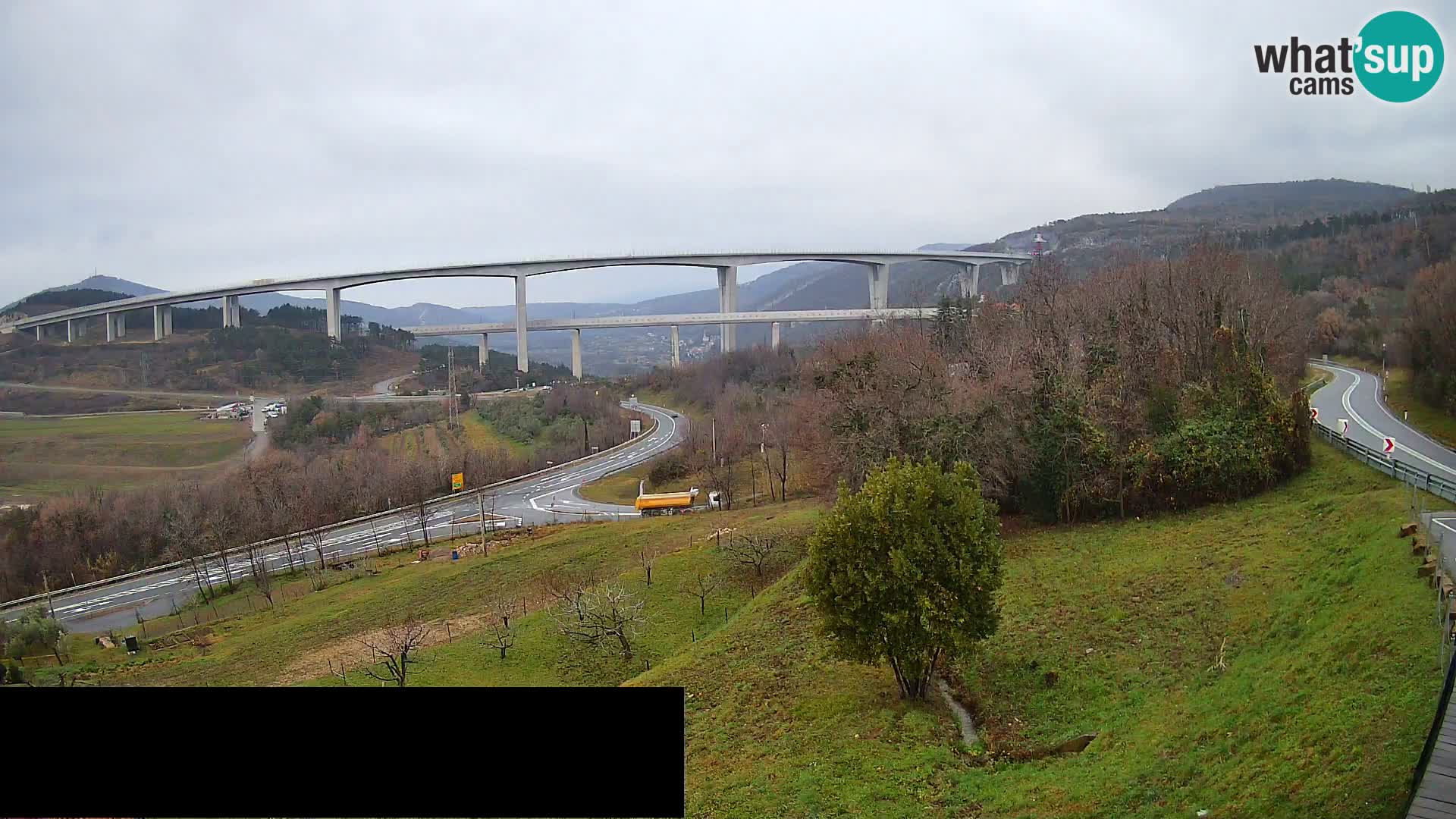 Webcam Črni Kal Viaduct – view from Viki Burger
