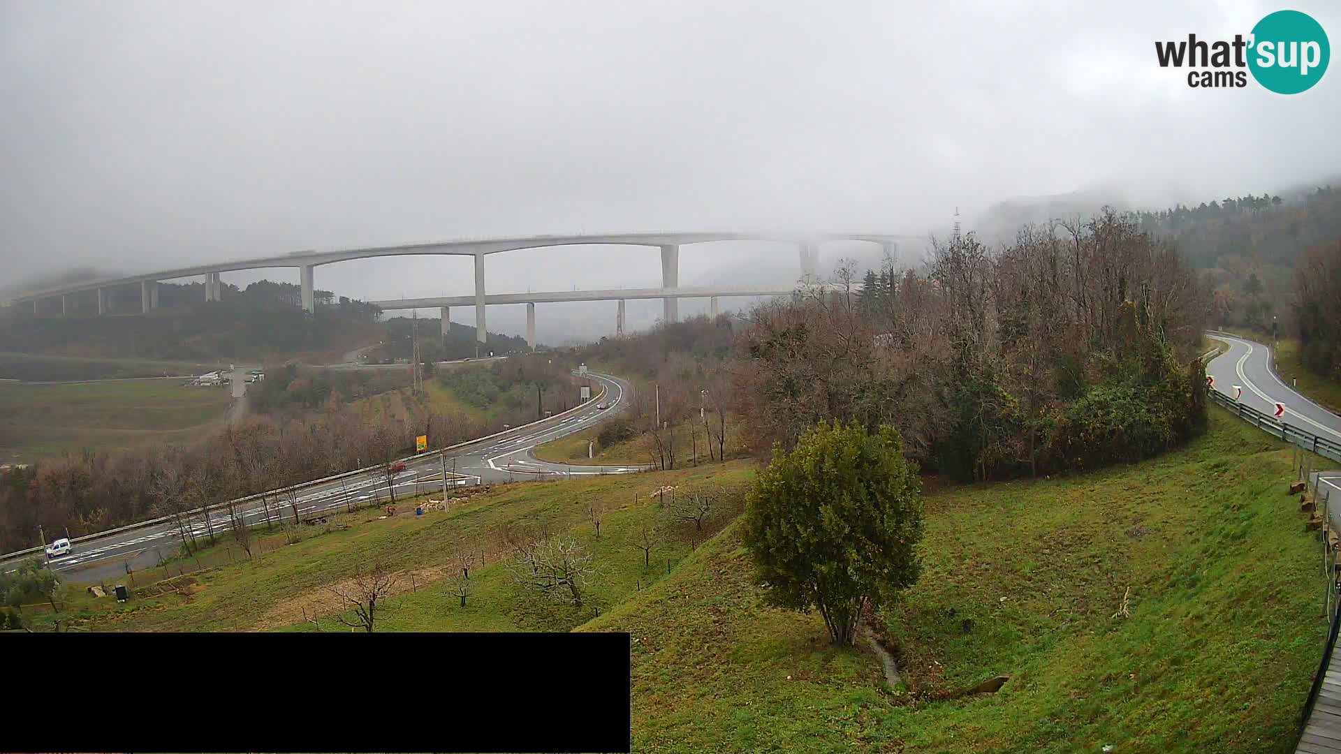 Kamera v živo Črni Kal Viadukt – pogled z Viki Burgerja