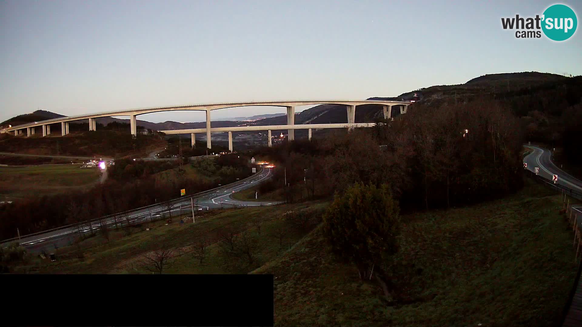 Web kamera Črni Kal Viadukt – pogled sa Viki Burgerja