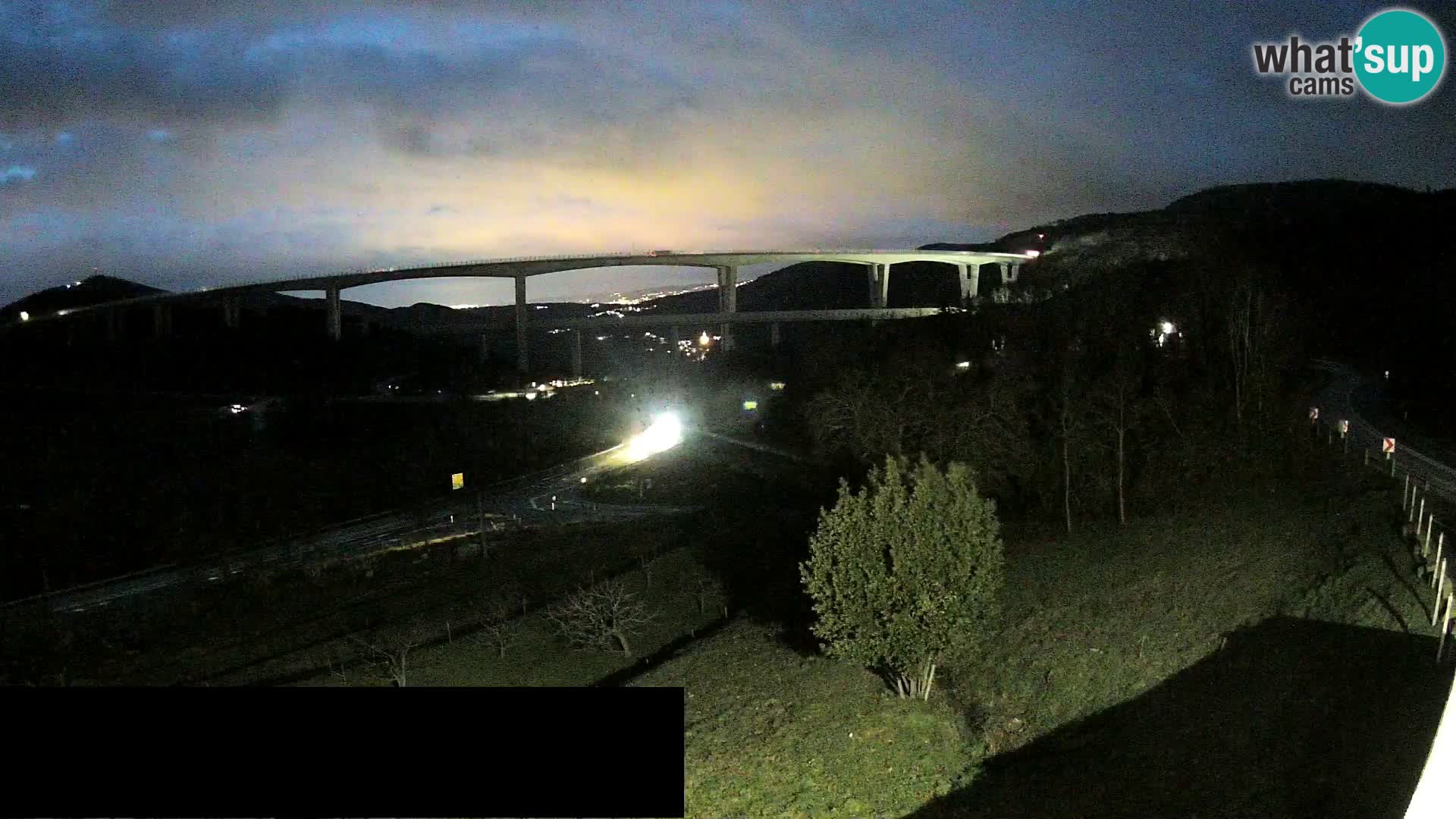 Live cam Črni Kal Viaduc – Viki Burger