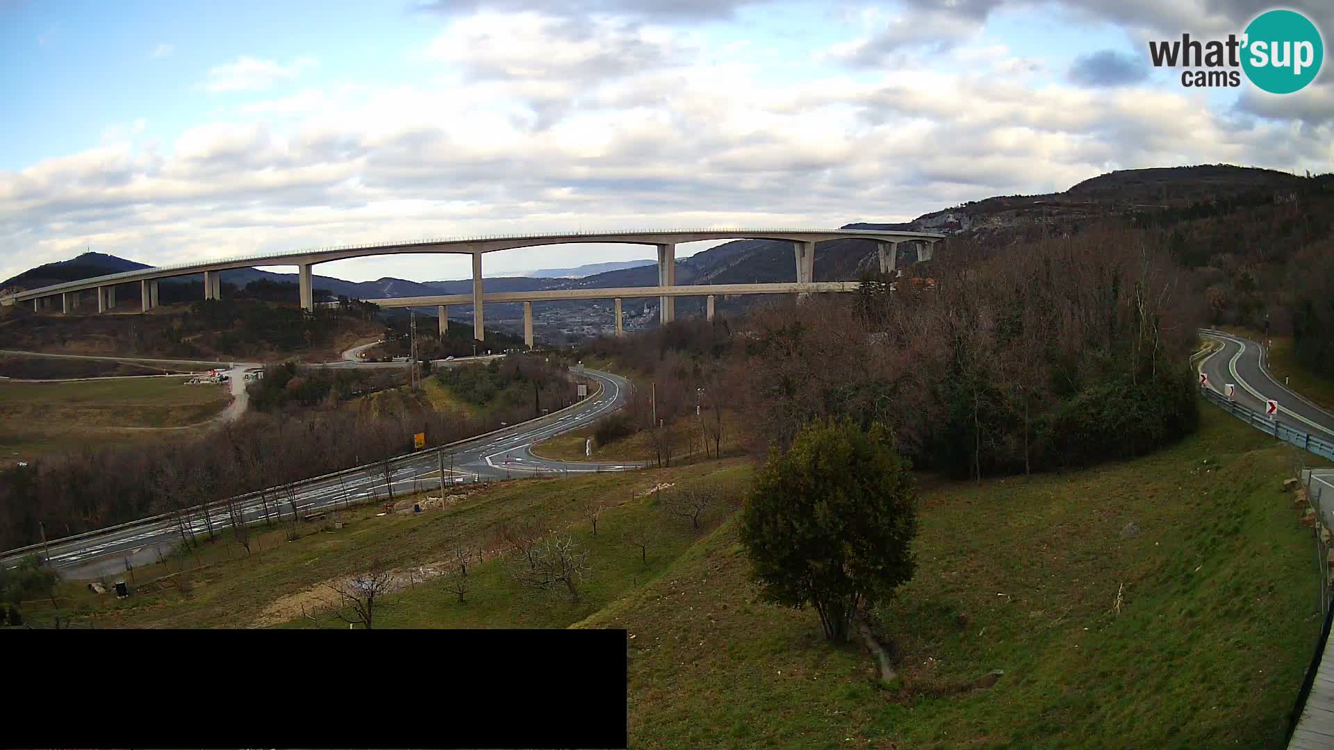 Webcam Črni Kal Viaduct – view from Viki Burger