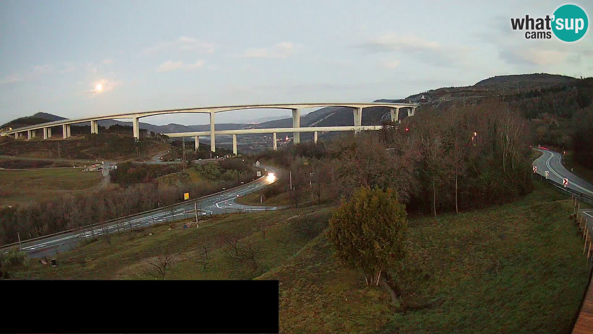 Camera en vivo Črni Kal Viaducto – Viki Burger