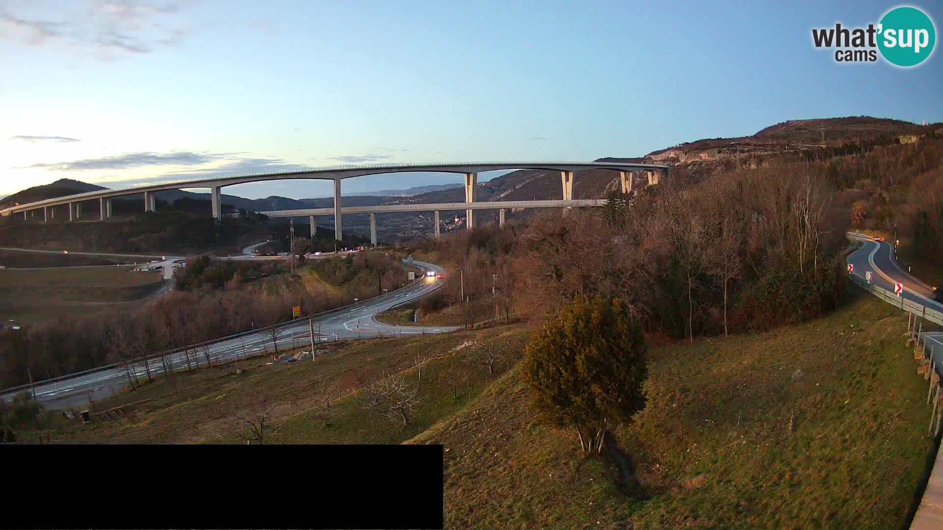 Live cam Črni Kal Viaduc – Viki Burger