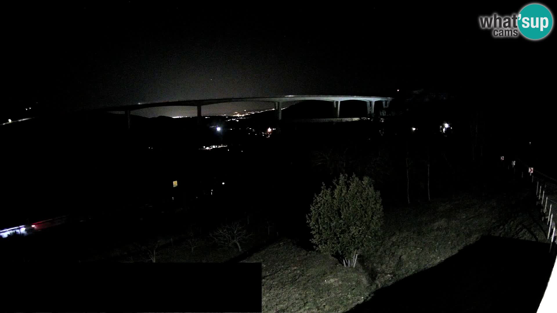 Live cam Črni Kal Viaduc – Viki Burger