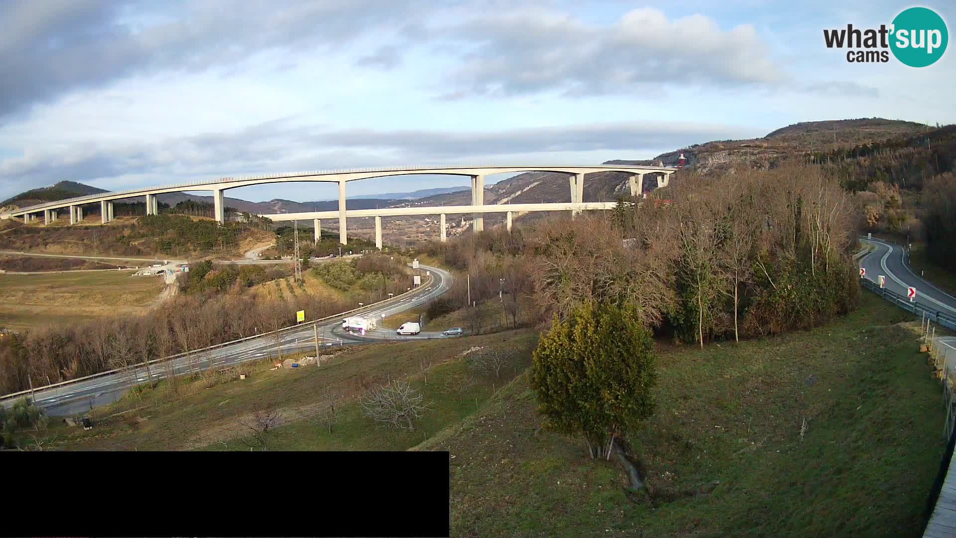 Kamera v živo Črni Kal Viadukt – pogled z Viki Burgerja