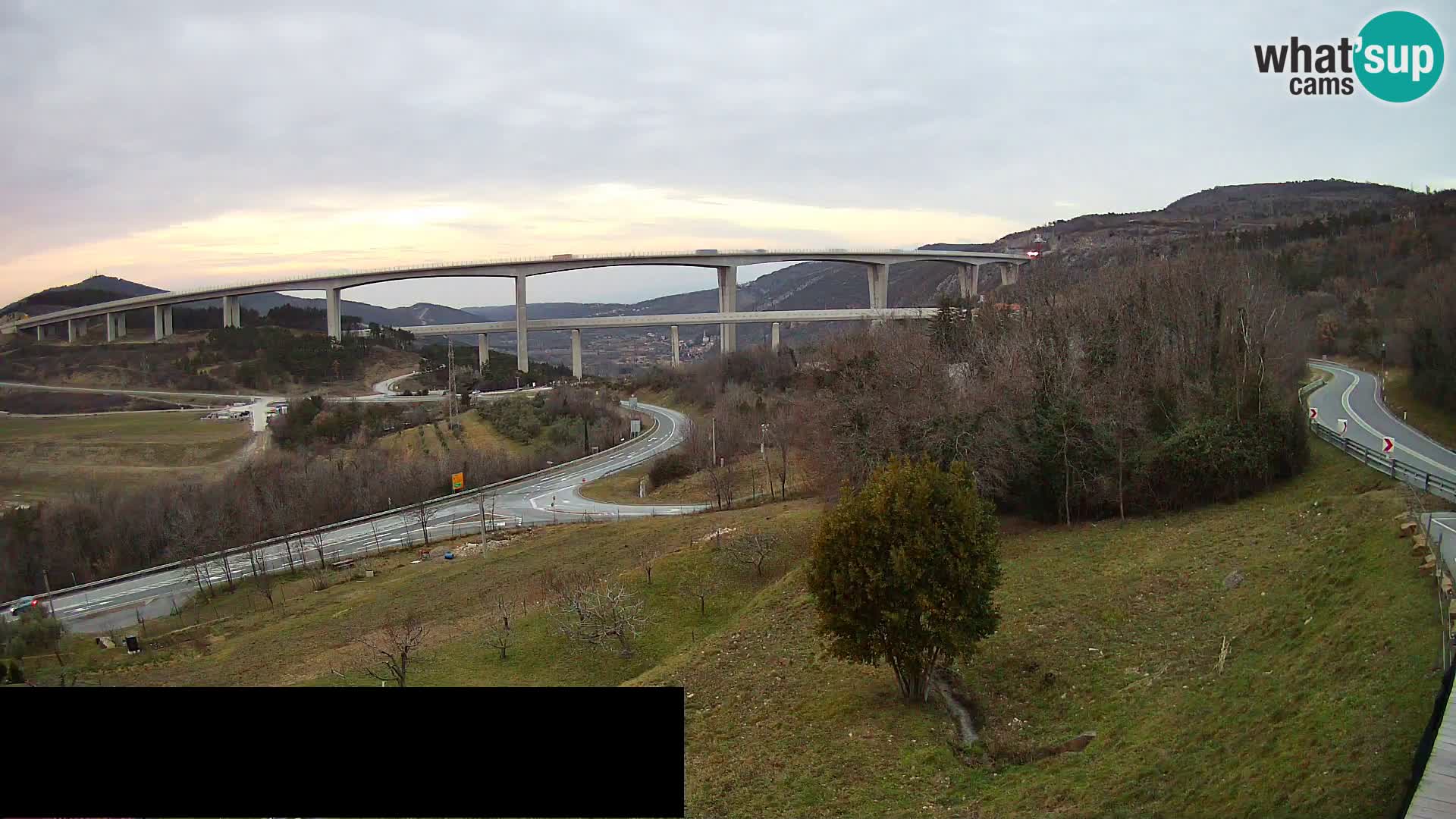 Live cam Črni Kal Viaduc – Viki Burger