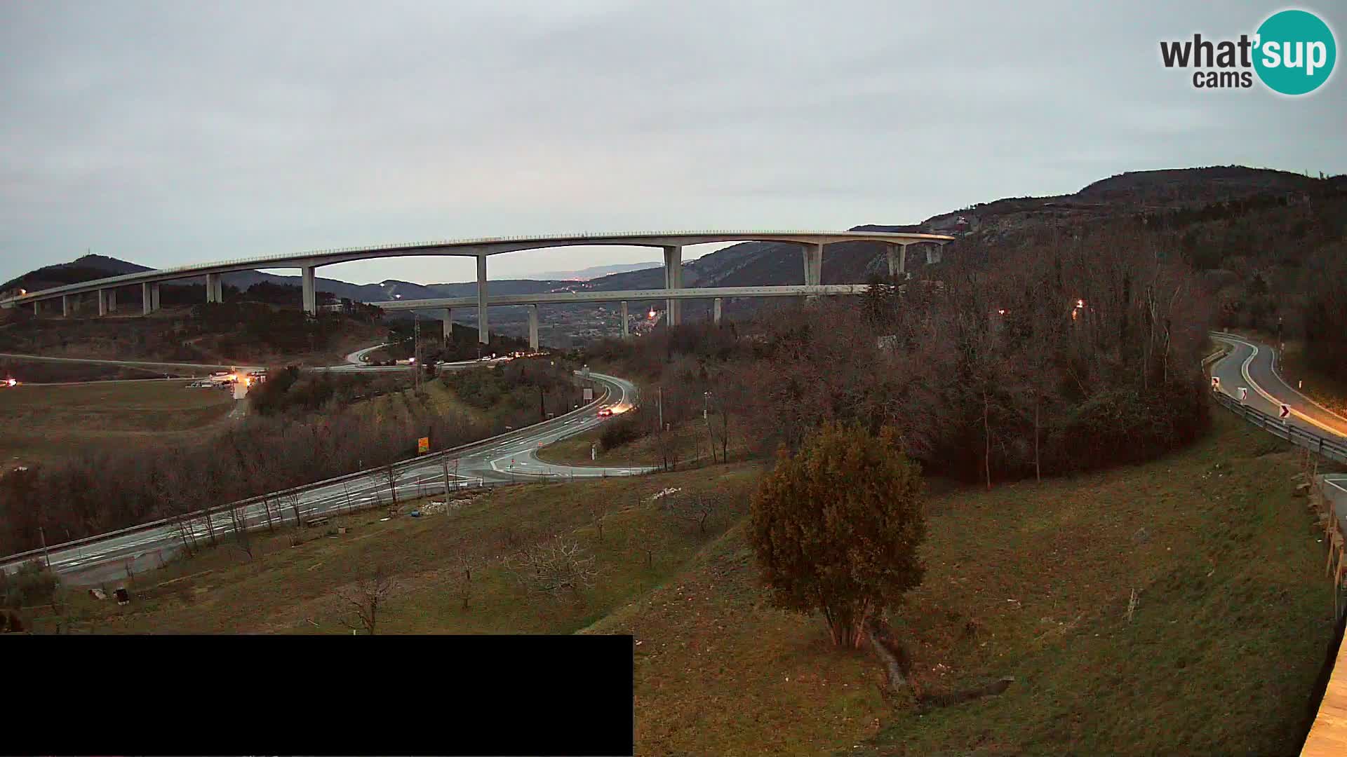 Live cam Črni Kal Viaduc – Viki Burger