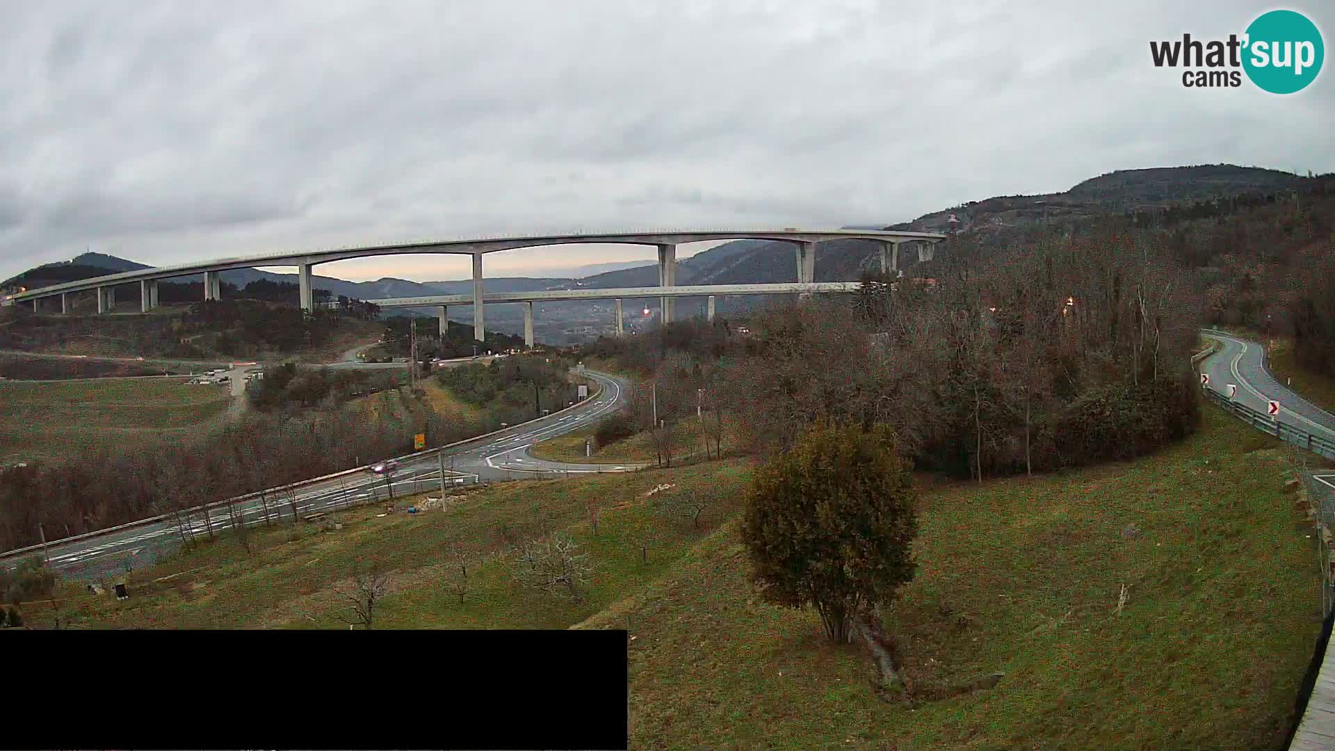 Webcam Črni Kal Viaduct – view from Viki Burger