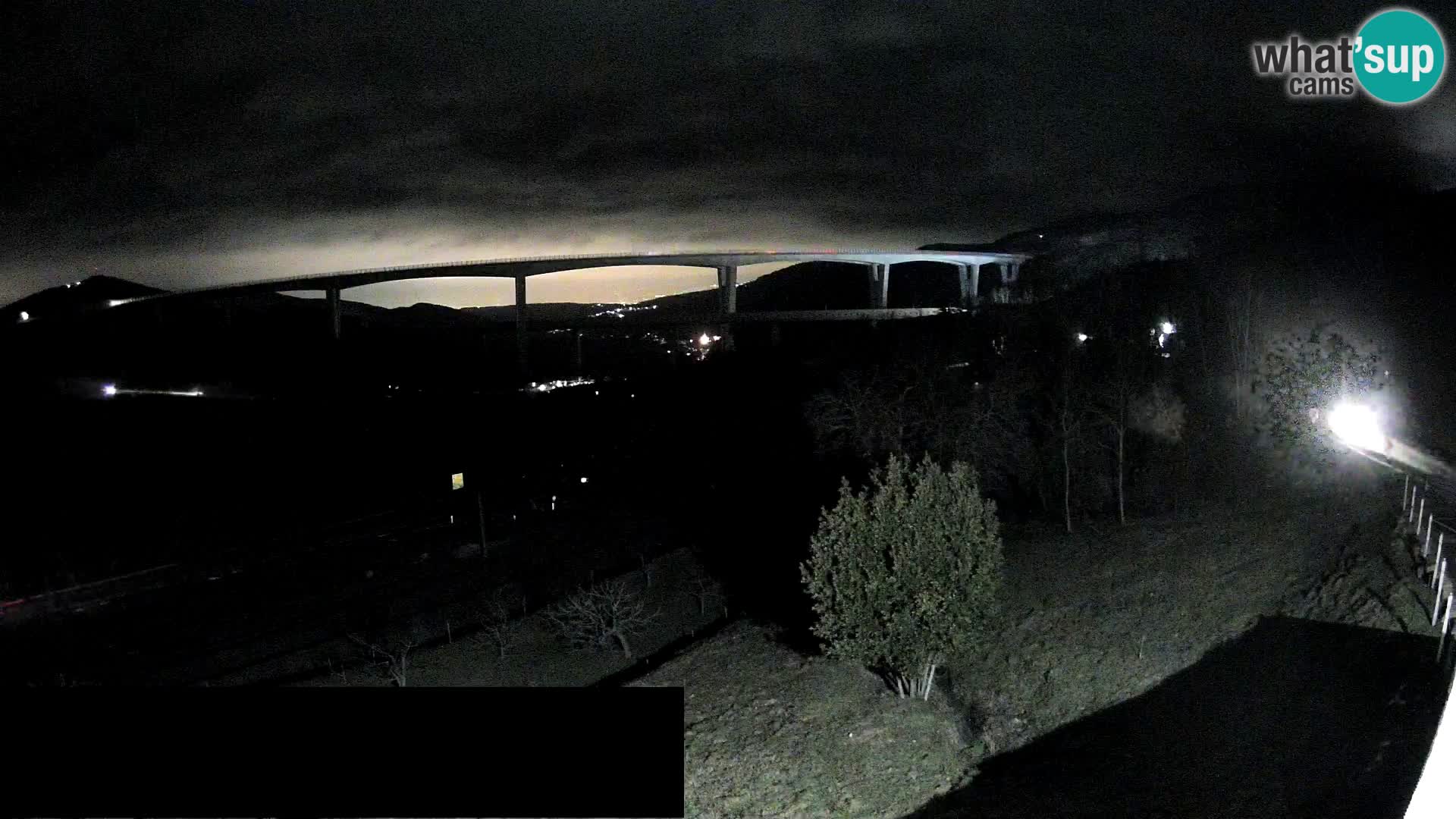 Webcam Črni Kal Viaduct – view from Viki Burger