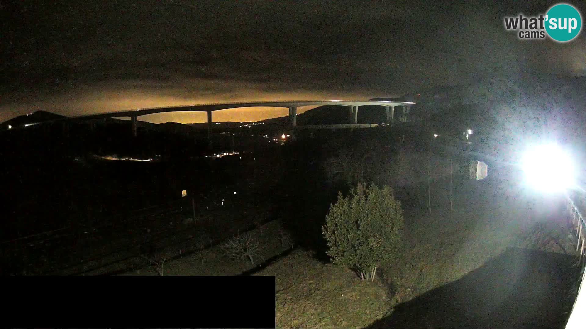 Kamera v živo Črni Kal Viadukt – pogled z Viki Burgerja