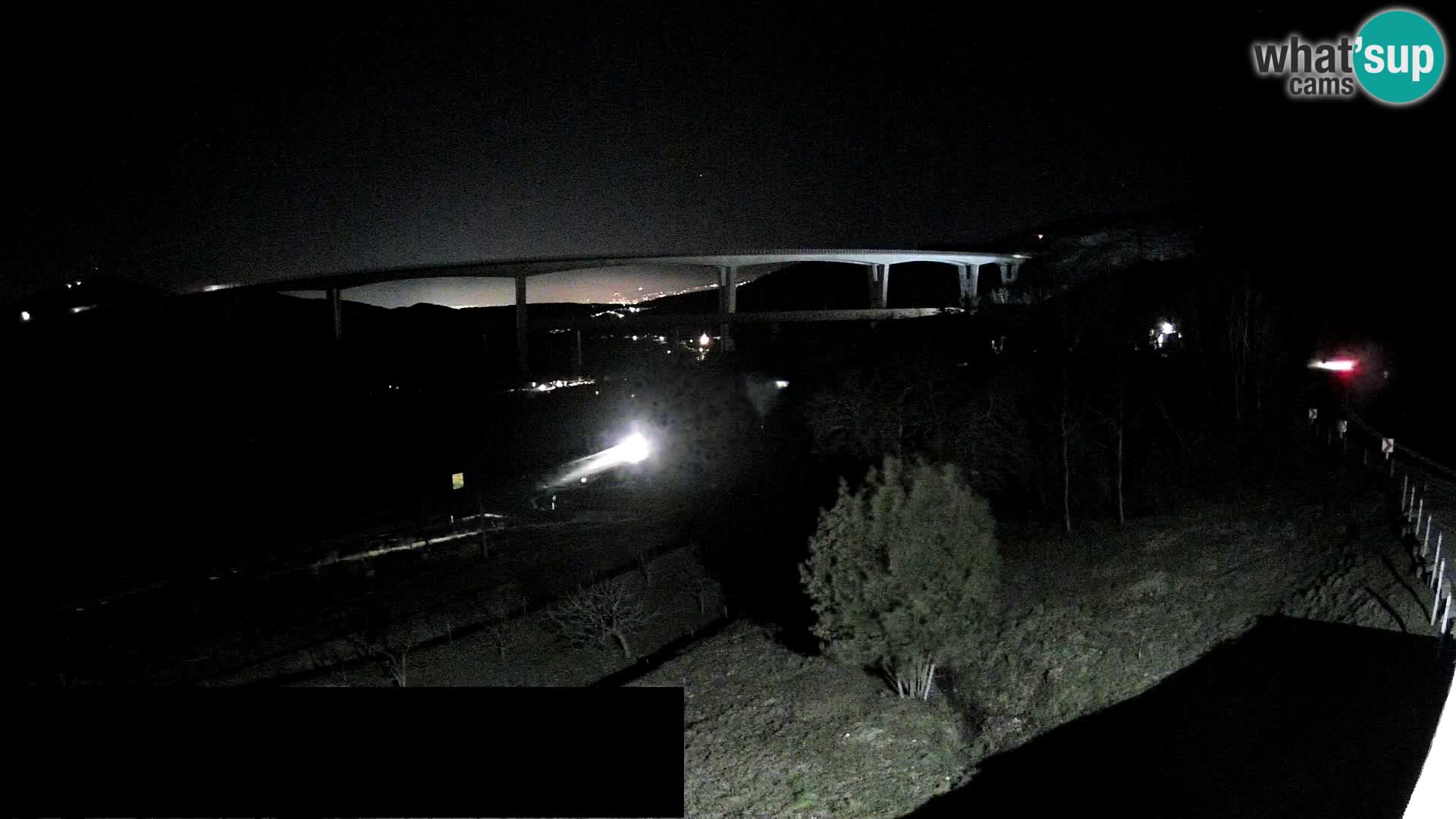 Live cam Črni Kal Viaduc – Viki Burger