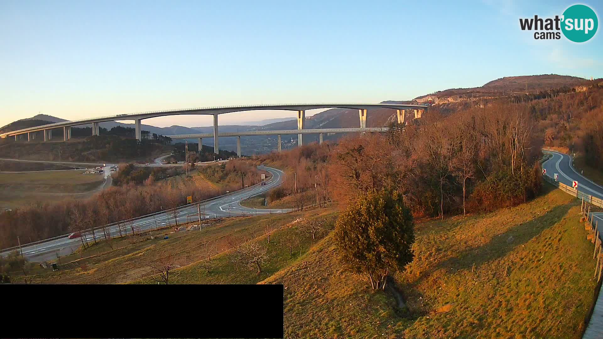 Kamera v živo Črni Kal Viadukt – pogled z Viki Burgerja