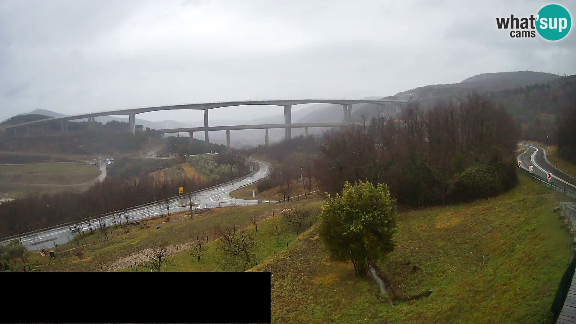 Kamera v živo Črni Kal Viadukt – pogled z Viki Burgerja