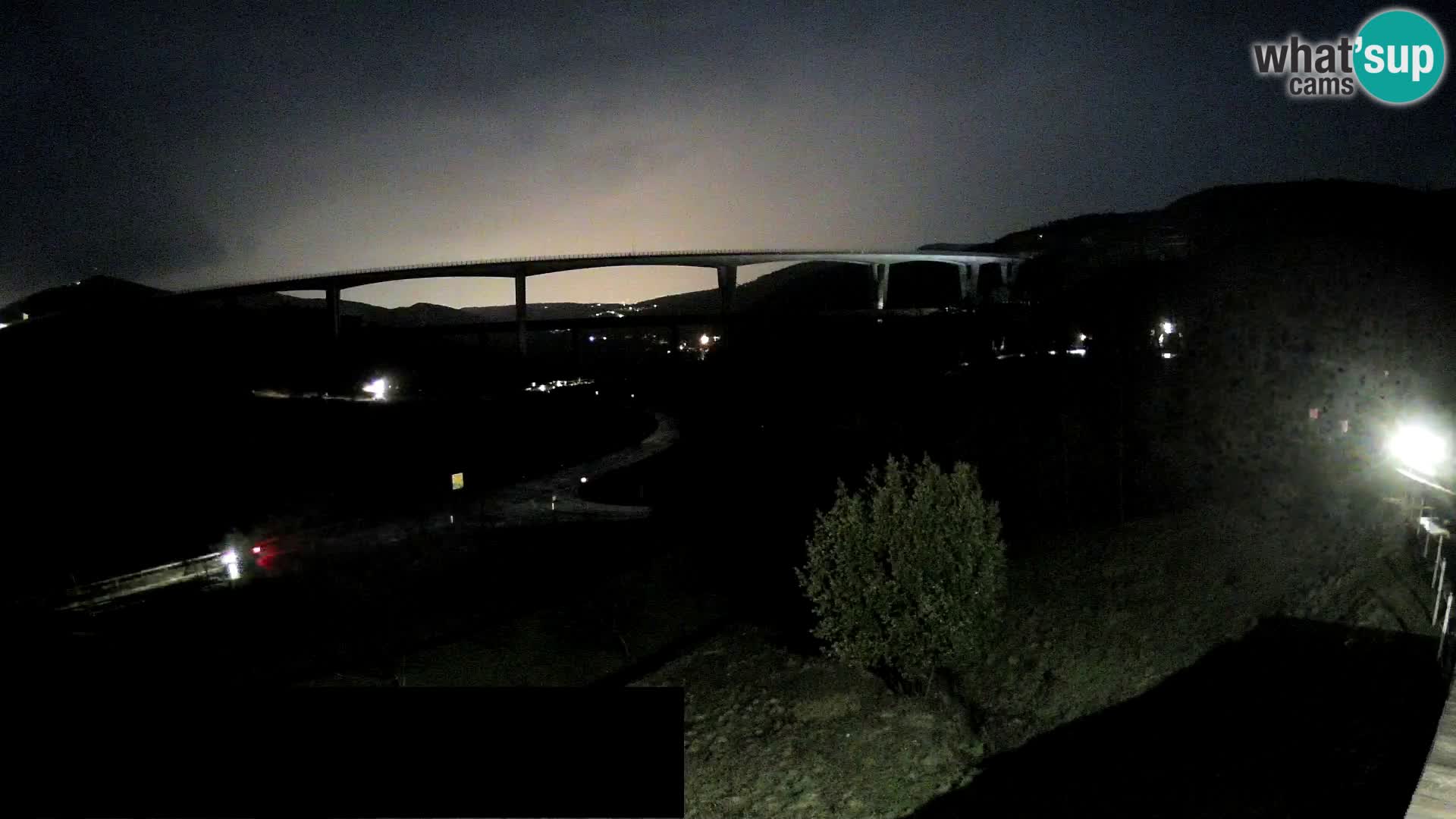 Webcam Črni Kal Viaduct – view from Viki Burger