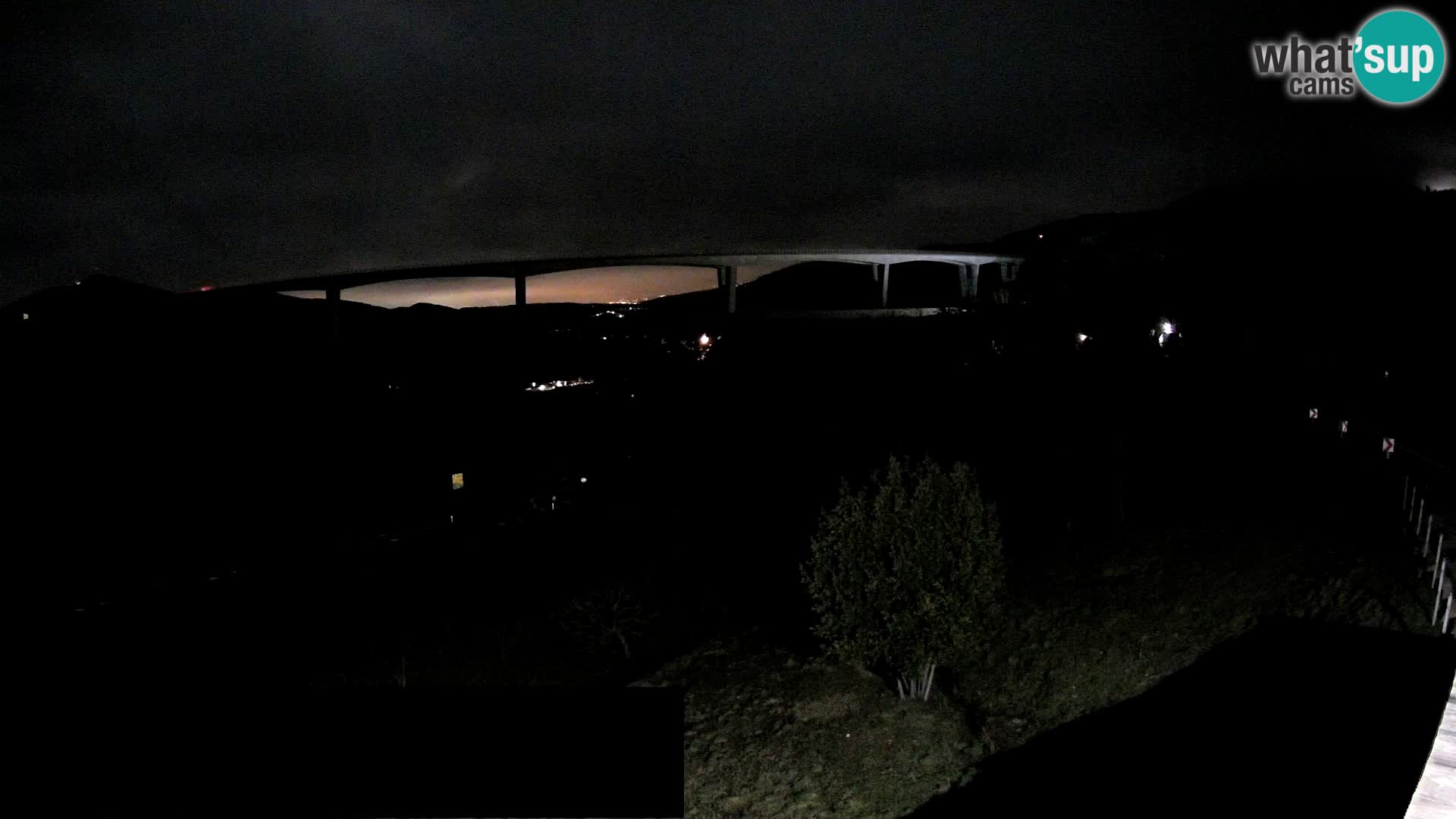 Webcam Črni Kal Viaduct – view from Viki Burger