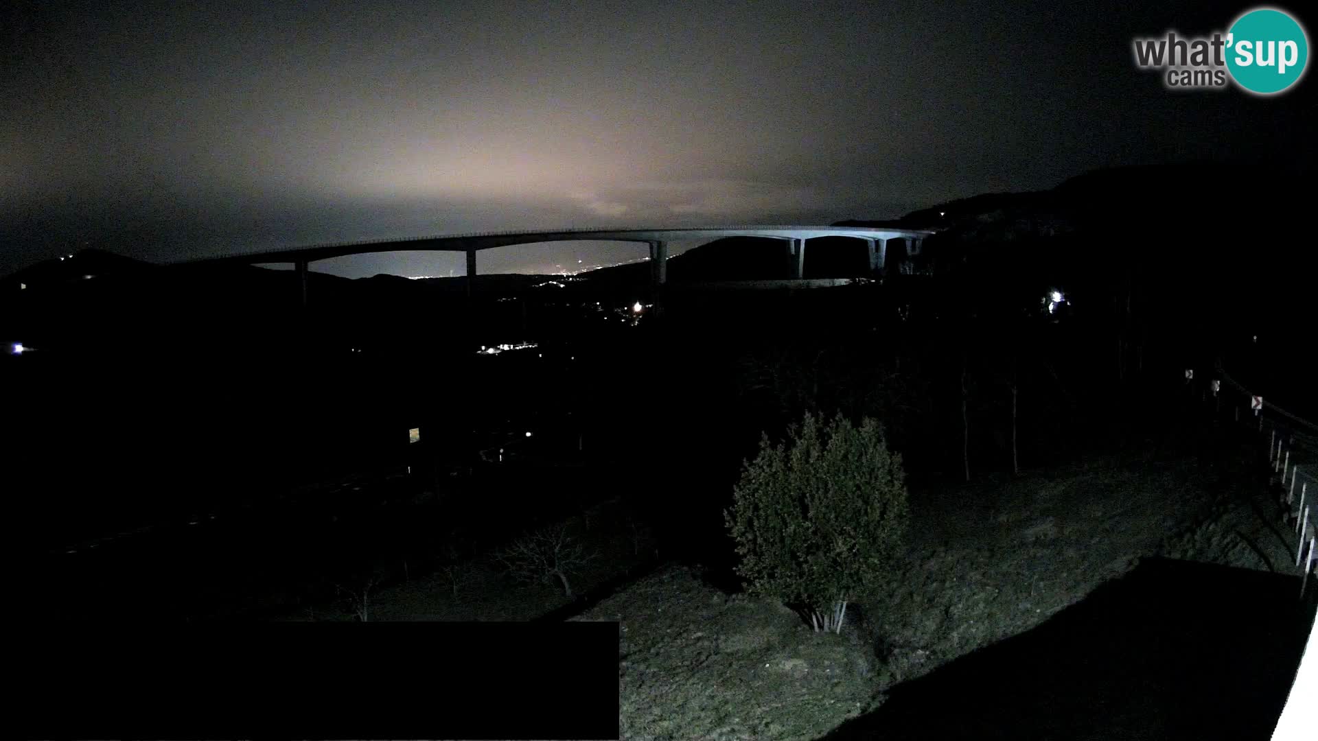 Kamera v živo Črni Kal Viadukt – pogled z Viki Burgerja