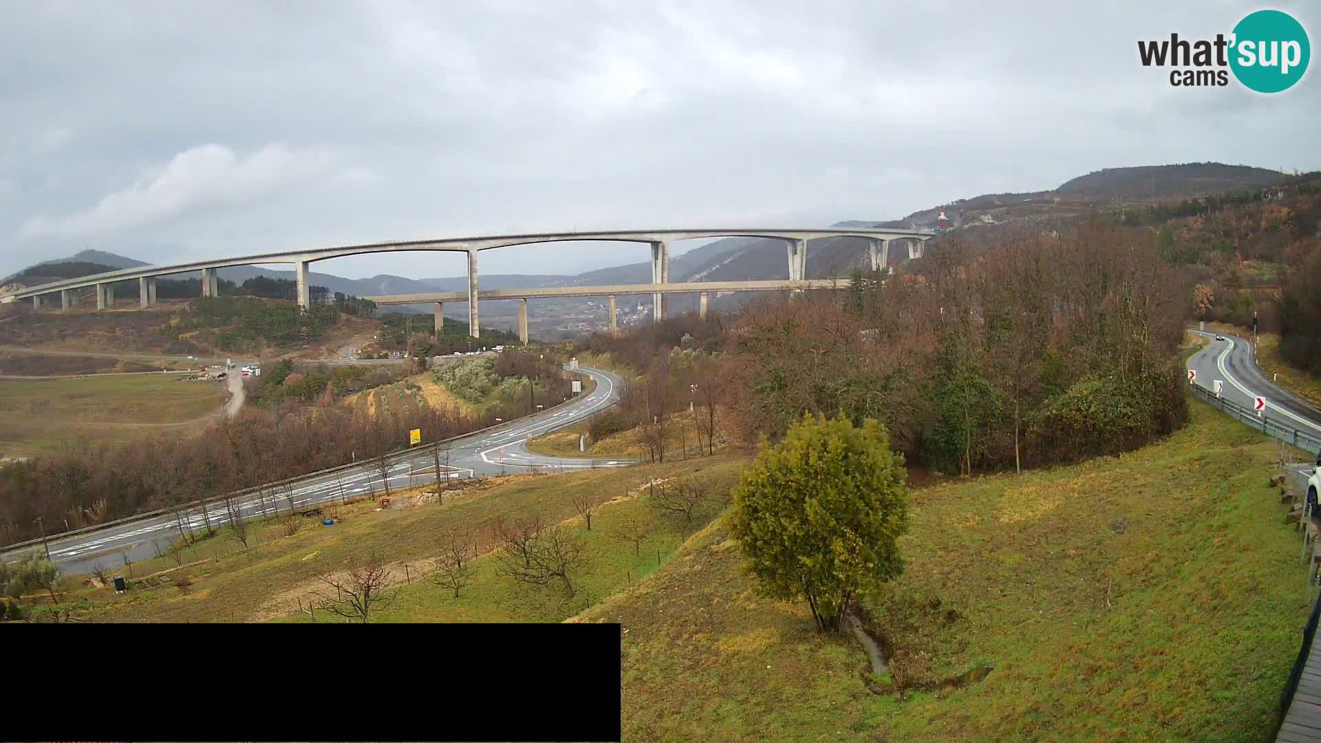 Webcam Črni Kal Viaduct – view from Viki Burger