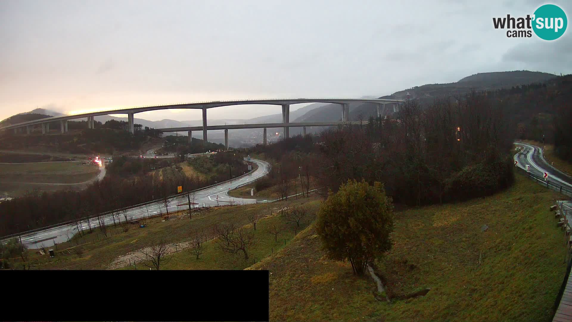 Web kamera Črni Kal Viadukt – pogled sa Viki Burgerja