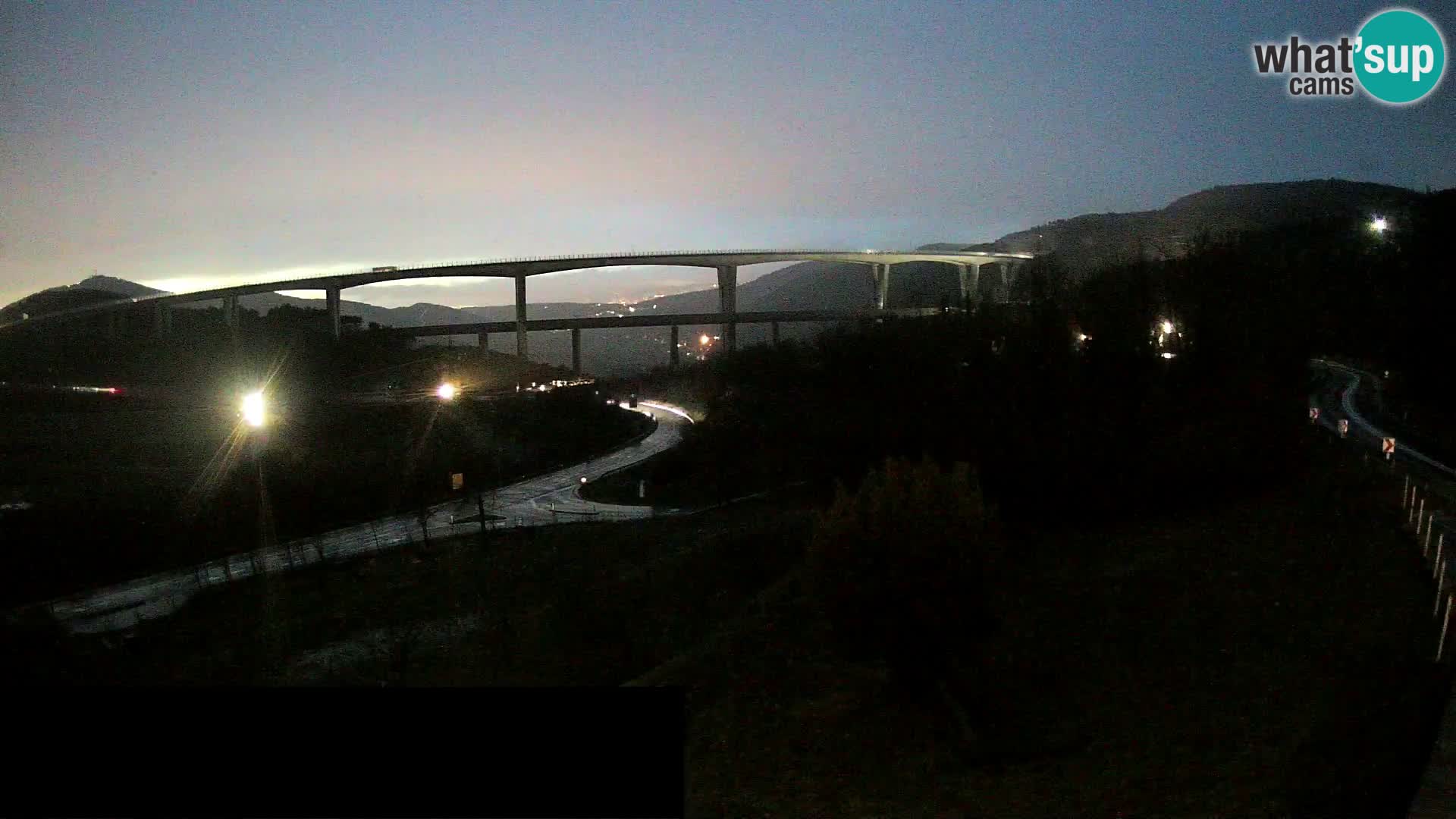 Camera en vivo Črni Kal Viaducto – Viki Burger