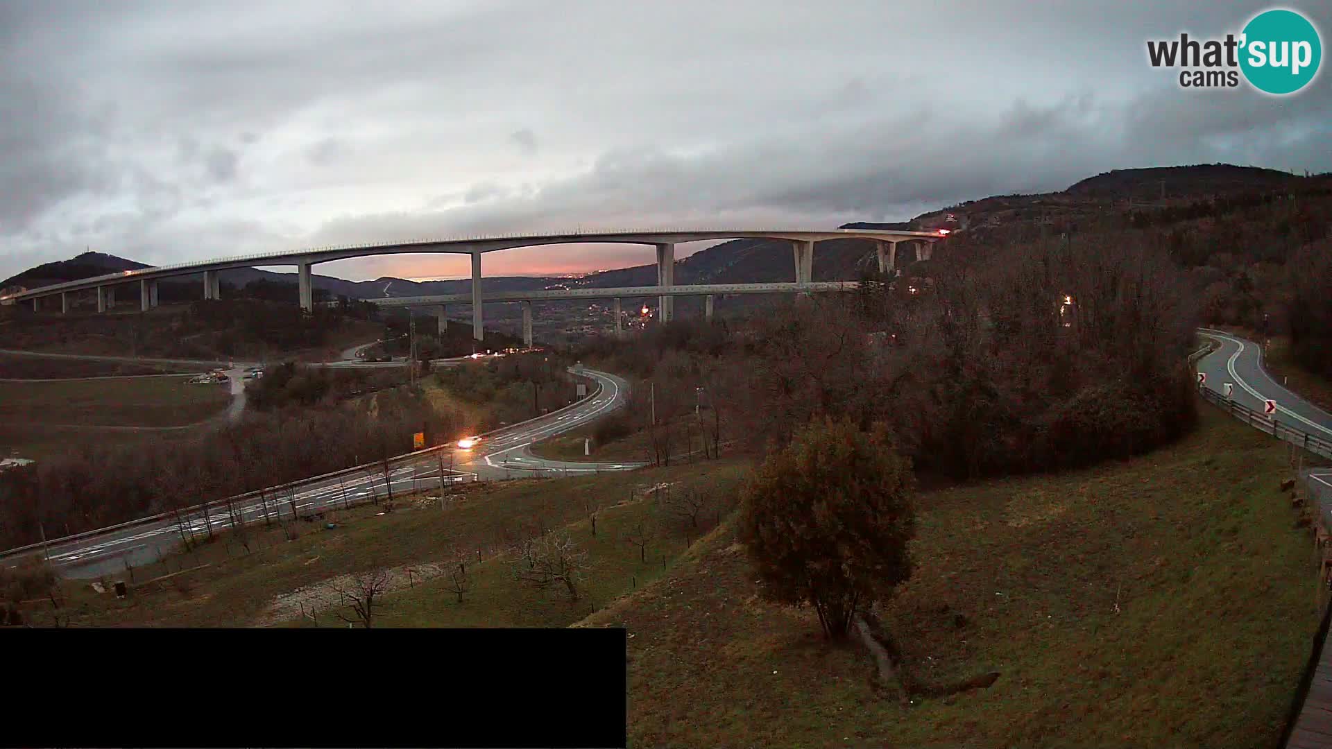 Web kamera Črni Kal Viadukt – pogled sa Viki Burgerja