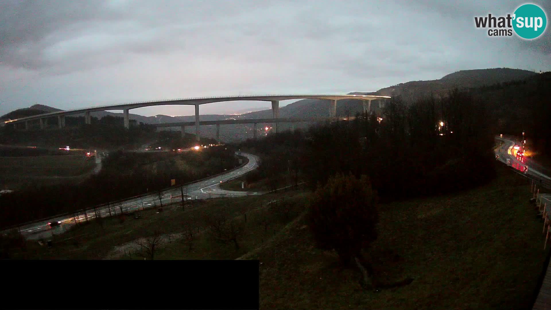 Camera en vivo Črni Kal Viaducto – Viki Burger