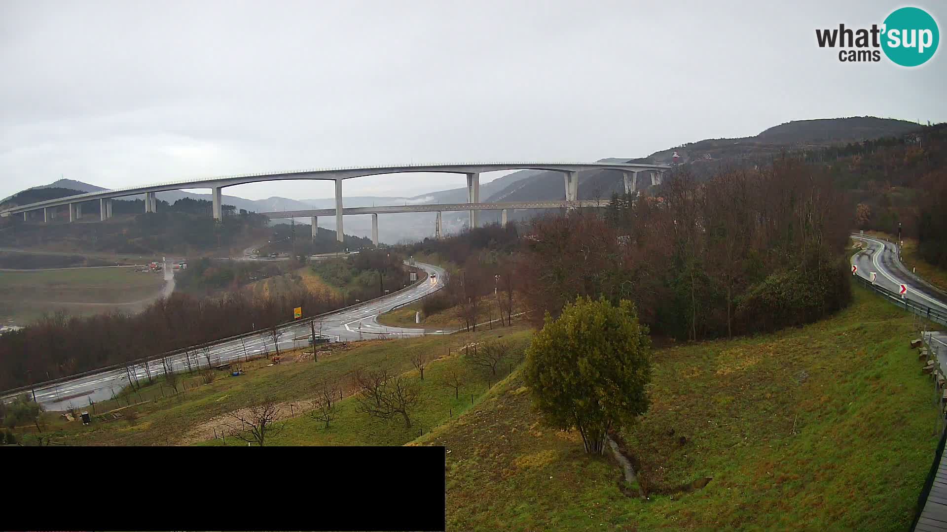 Webcam Črni Kal Viaduct – view from Viki Burger