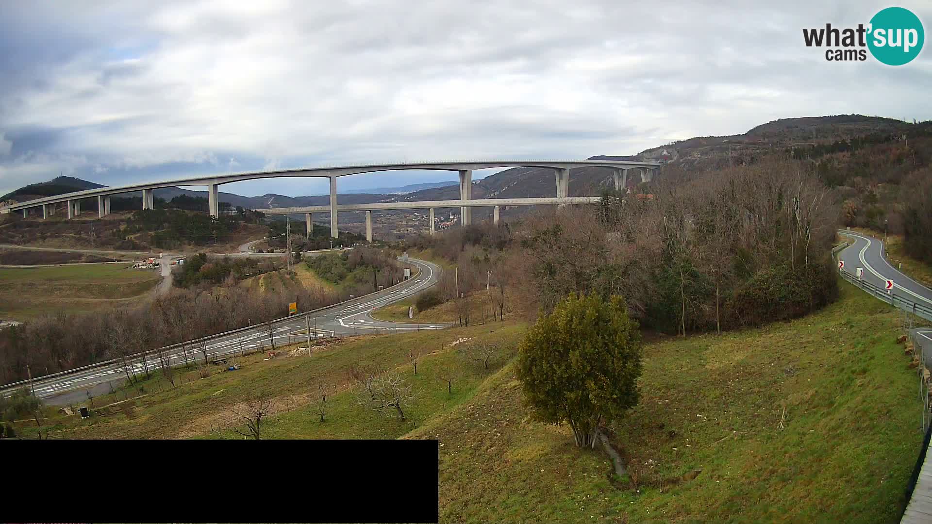 Kamera v živo Črni Kal Viadukt – pogled z Viki Burgerja
