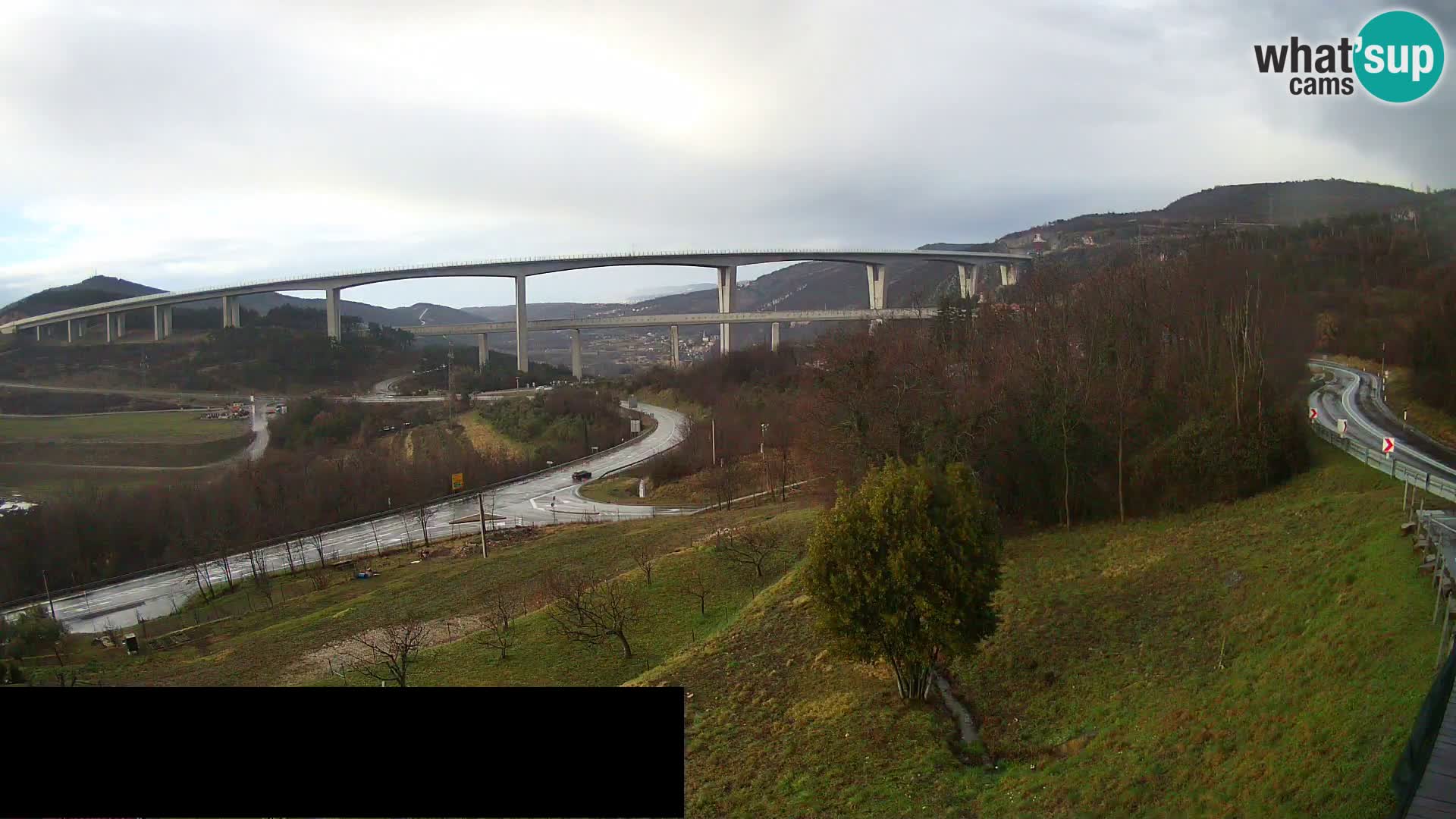 Live cam Črni Kal Viaduc – Viki Burger