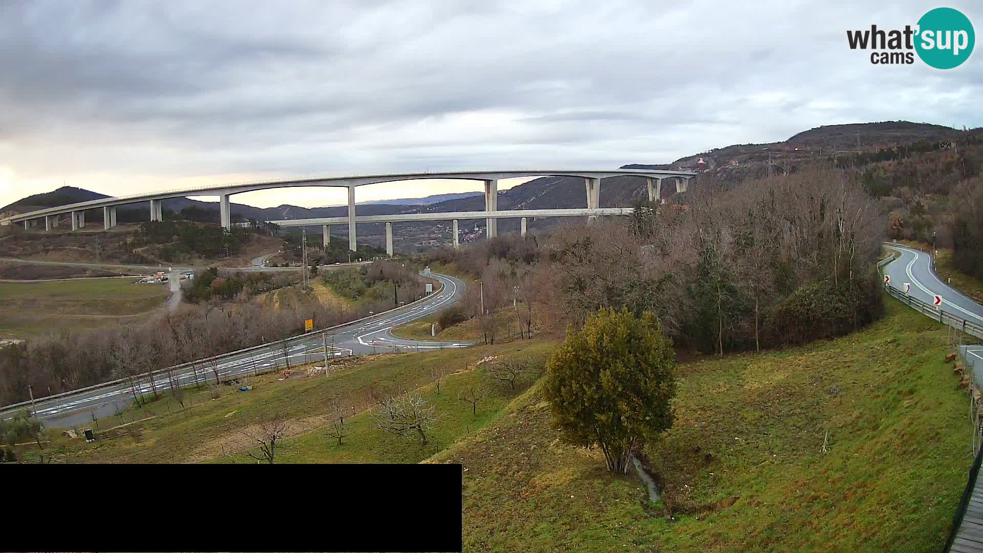 Live cam Črni Kal Viaduc – Viki Burger