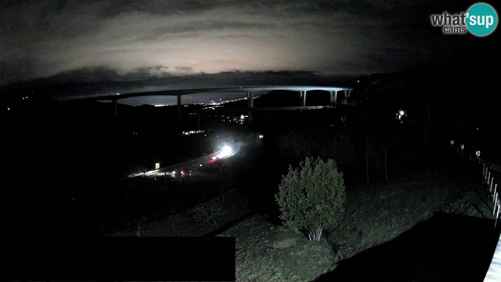 Webcam Črni Kal Viaduct – view from Viki Burger