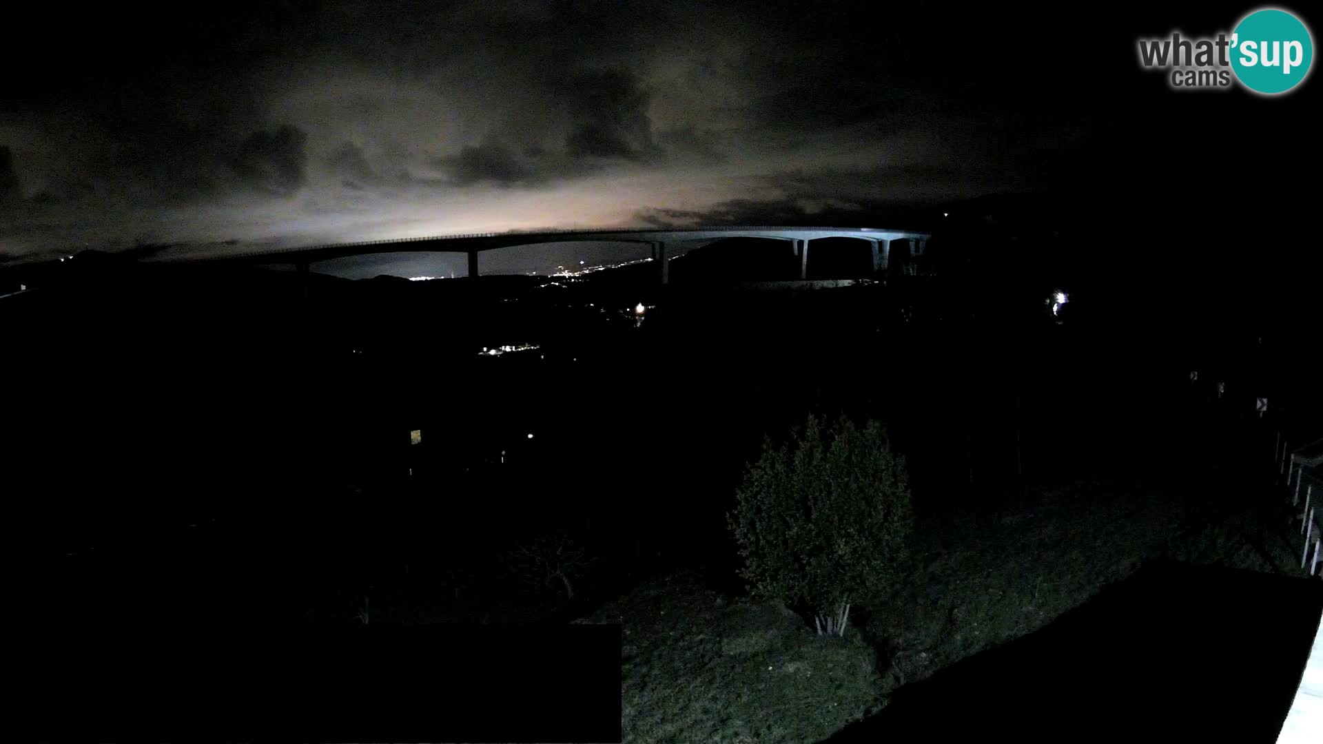 Webcam Črni Kal Viaduct – view from Viki Burger