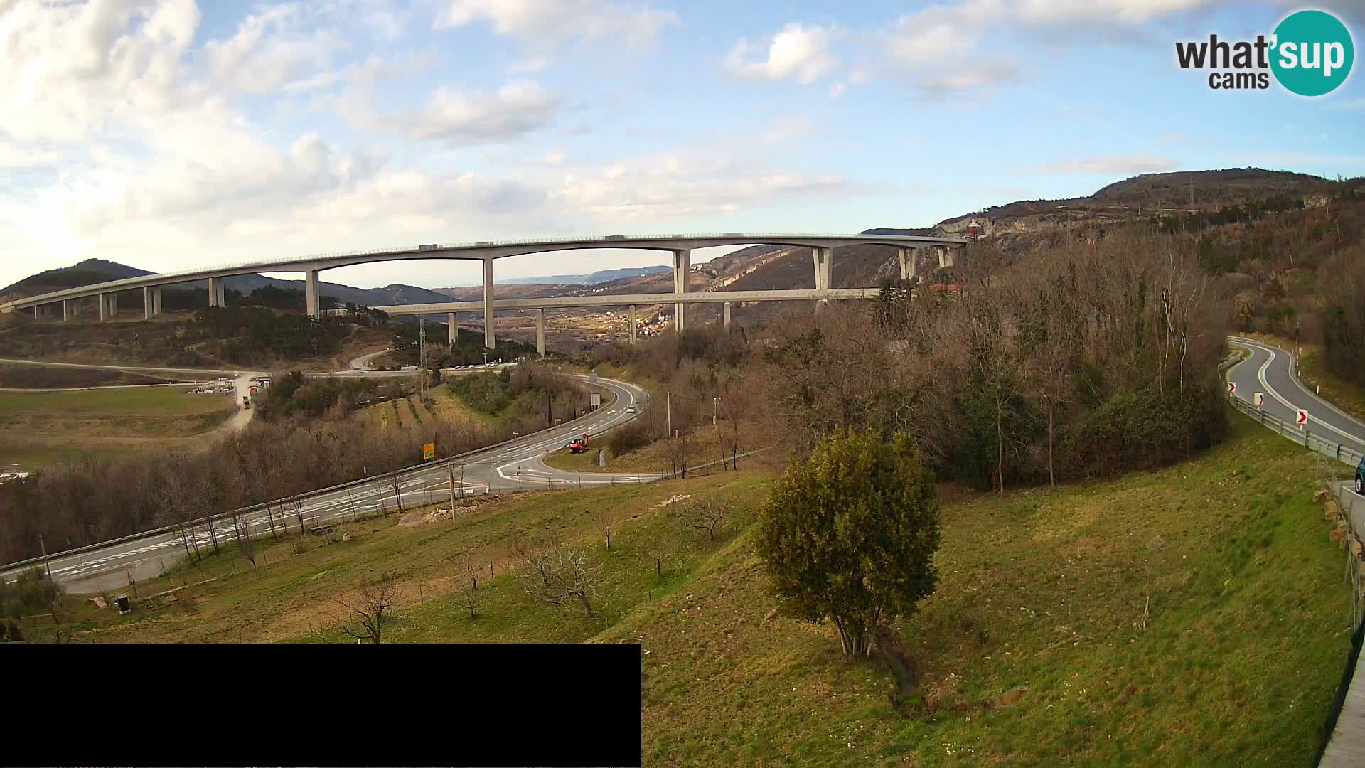 Kamera v živo Črni Kal Viadukt – pogled z Viki Burgerja