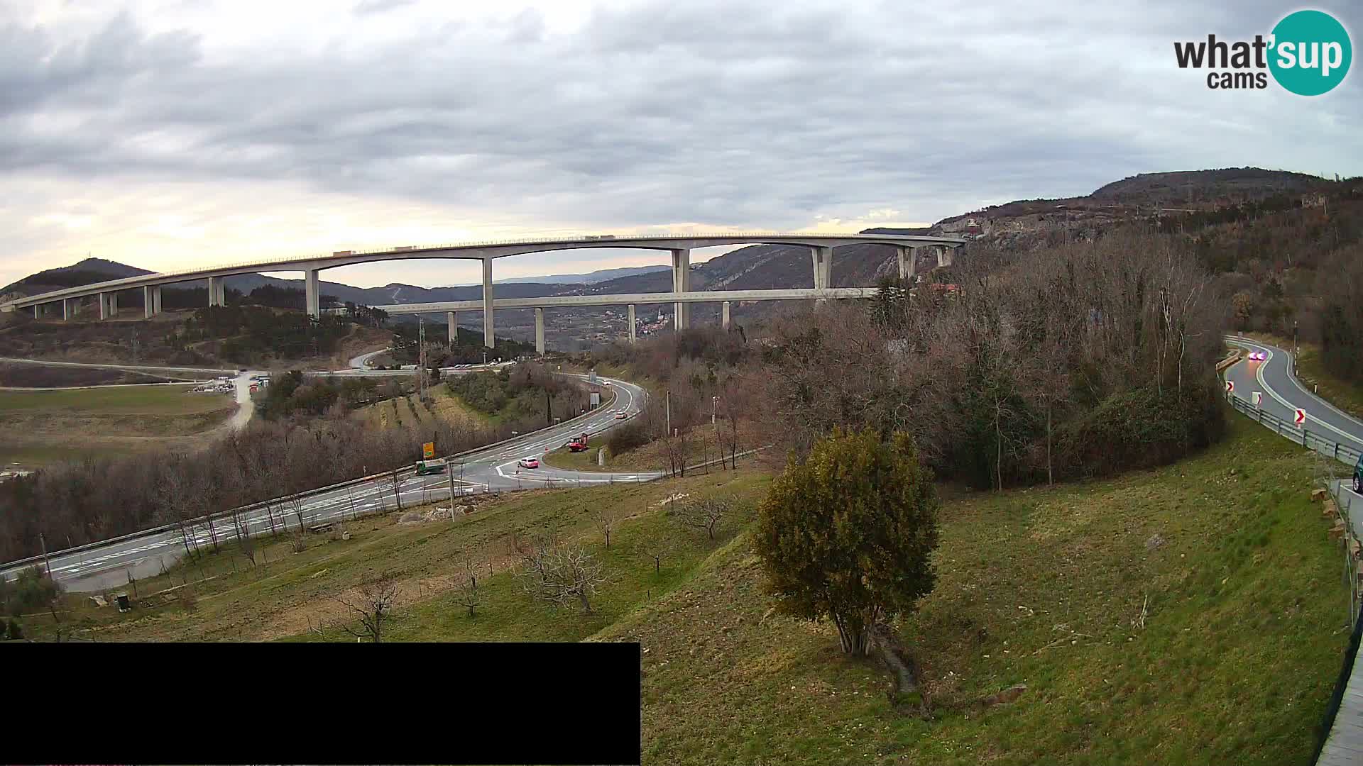Kamera v živo Črni Kal Viadukt – pogled z Viki Burgerja
