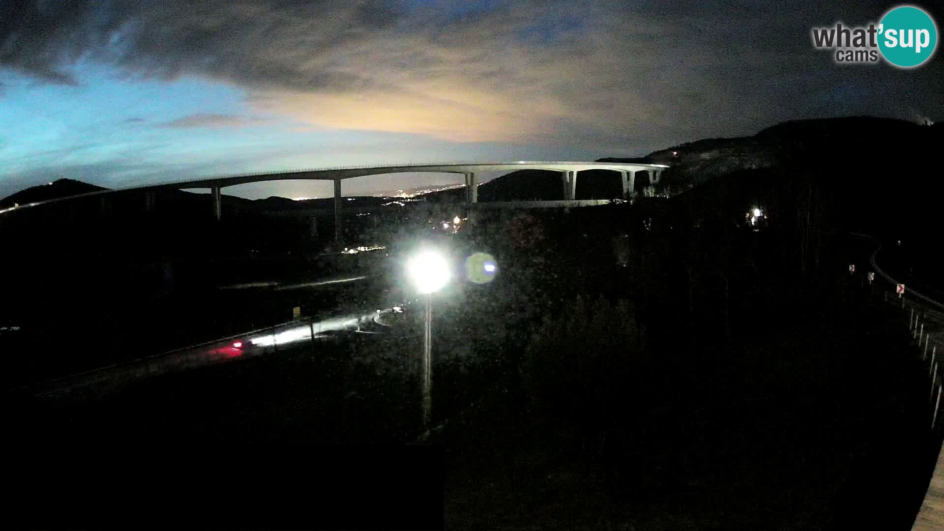 Live cam Črni Kal Viaduc – Viki Burger