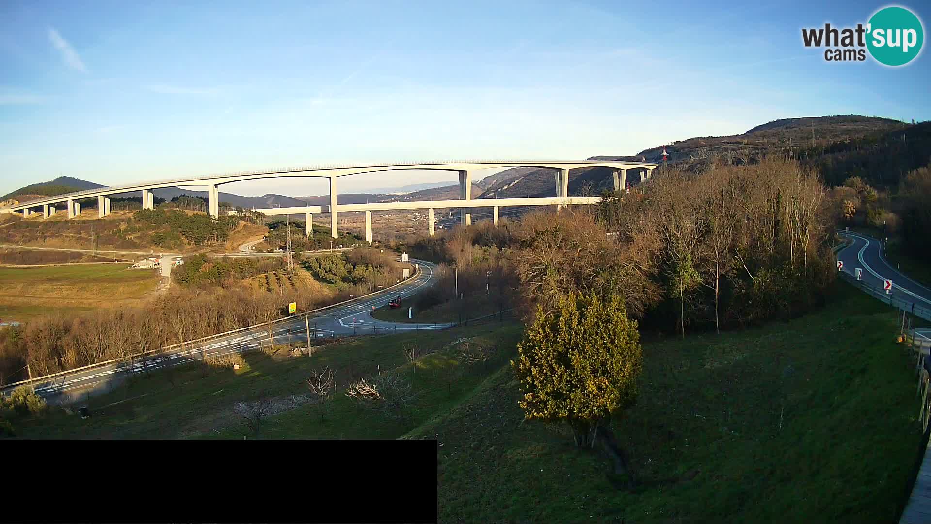 Kamera v živo Črni Kal Viadukt – pogled z Viki Burgerja