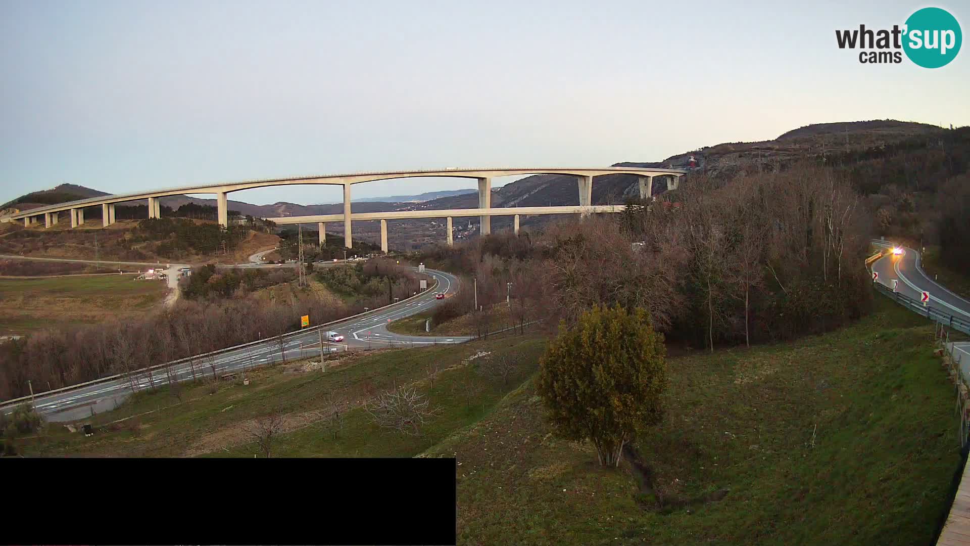 Webcam Črni Kal Viaduct – view from Viki Burger
