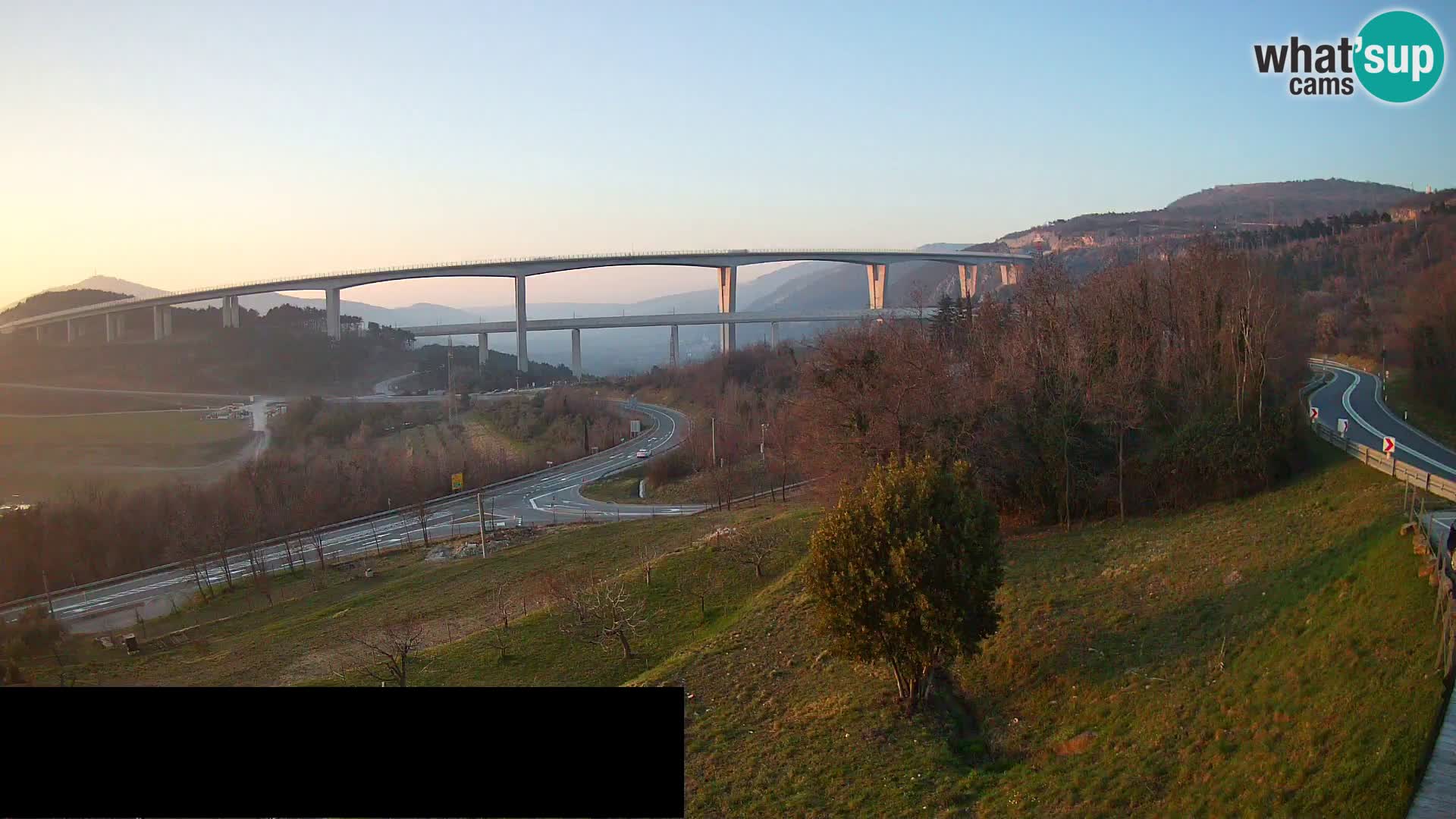 Camera en vivo Črni Kal Viaducto – Viki Burger