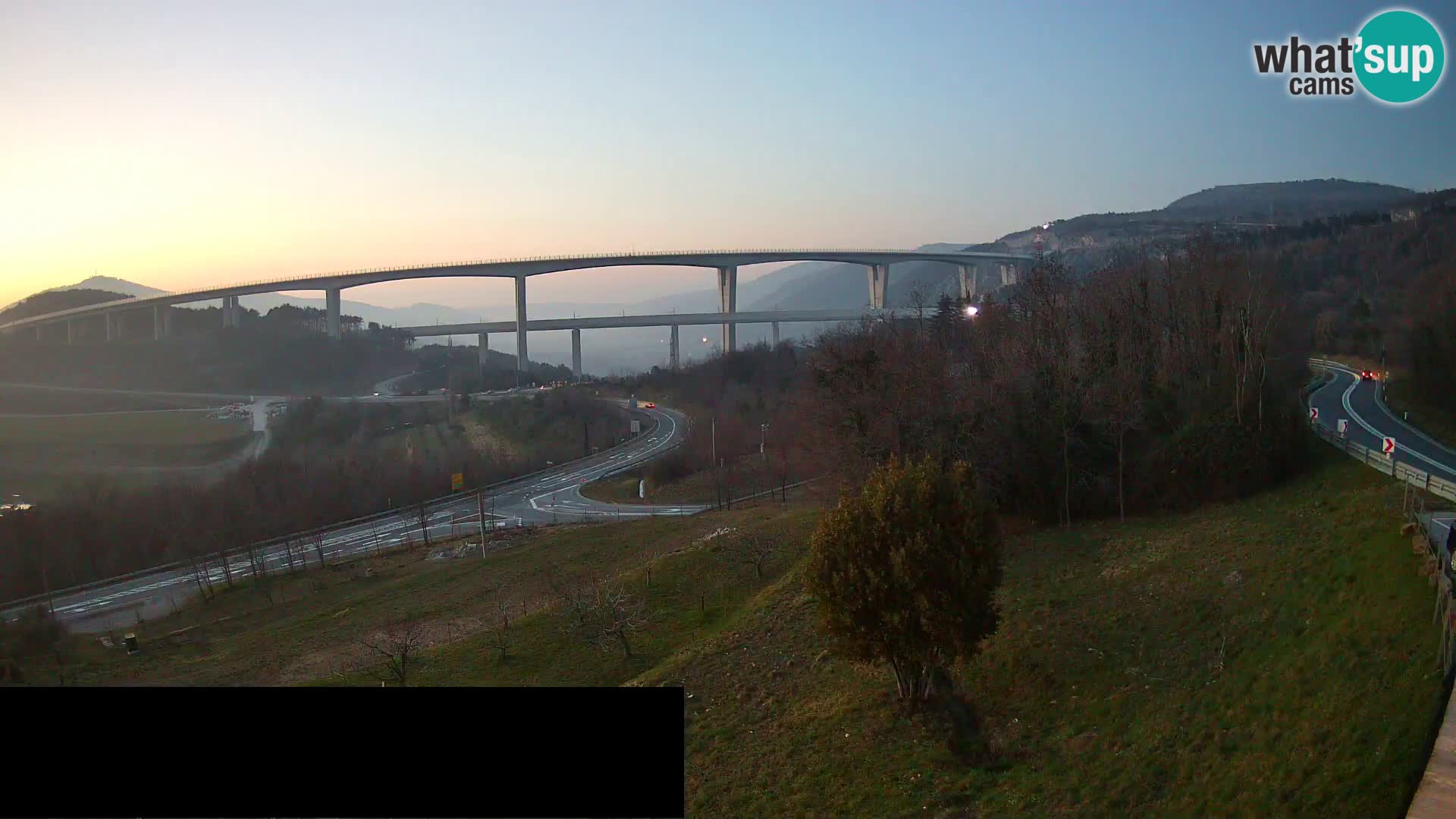 Live cam Črni Kal Viaduc – Viki Burger