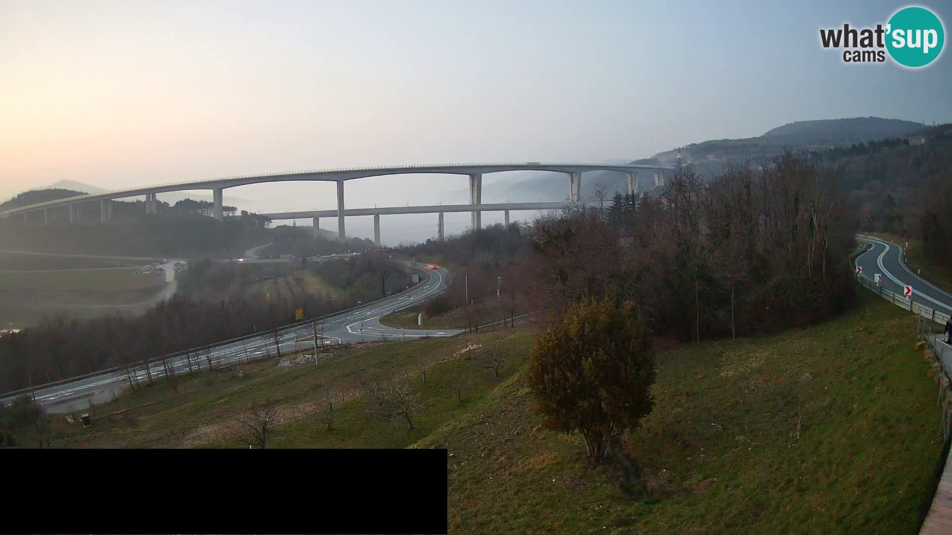 Camera en vivo Črni Kal Viaducto – Viki Burger