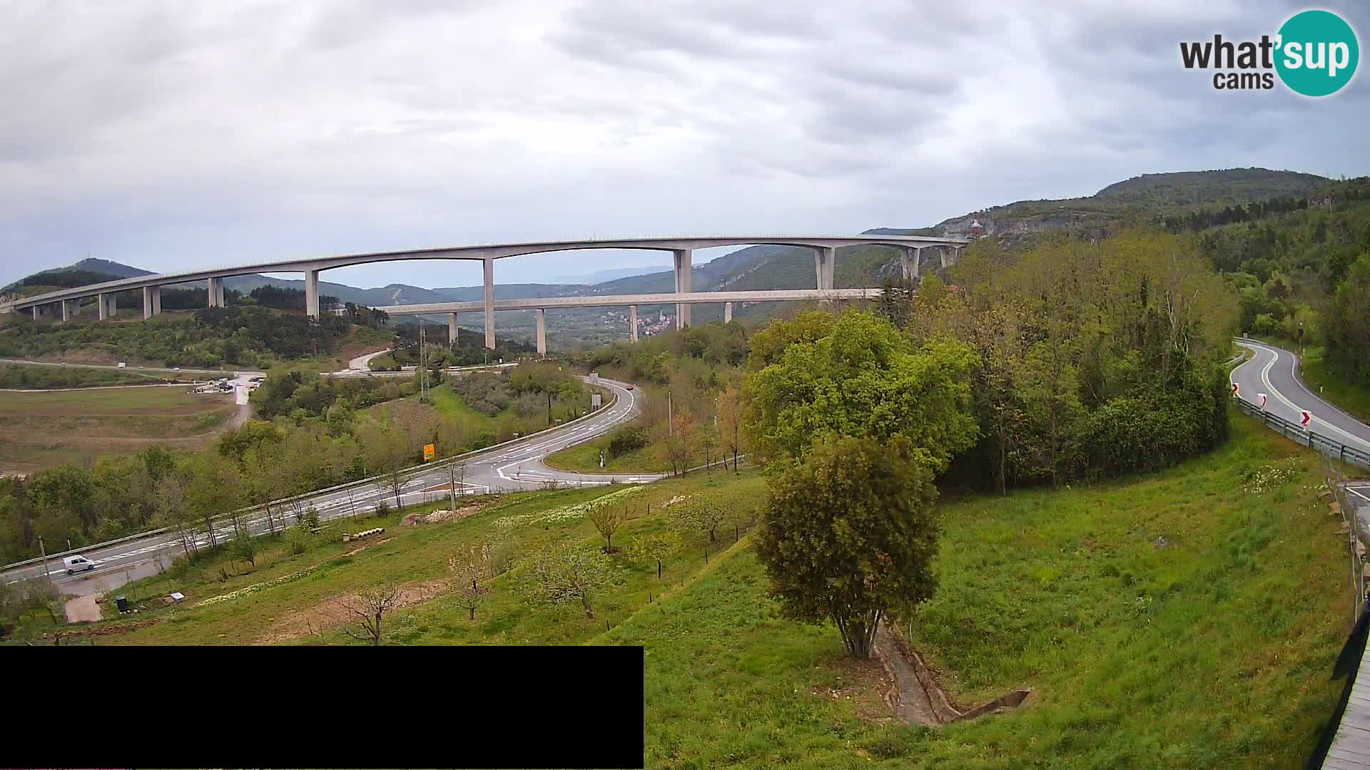 Kamera v živo Črni Kal Viadukt – pogled z Viki Burgerja