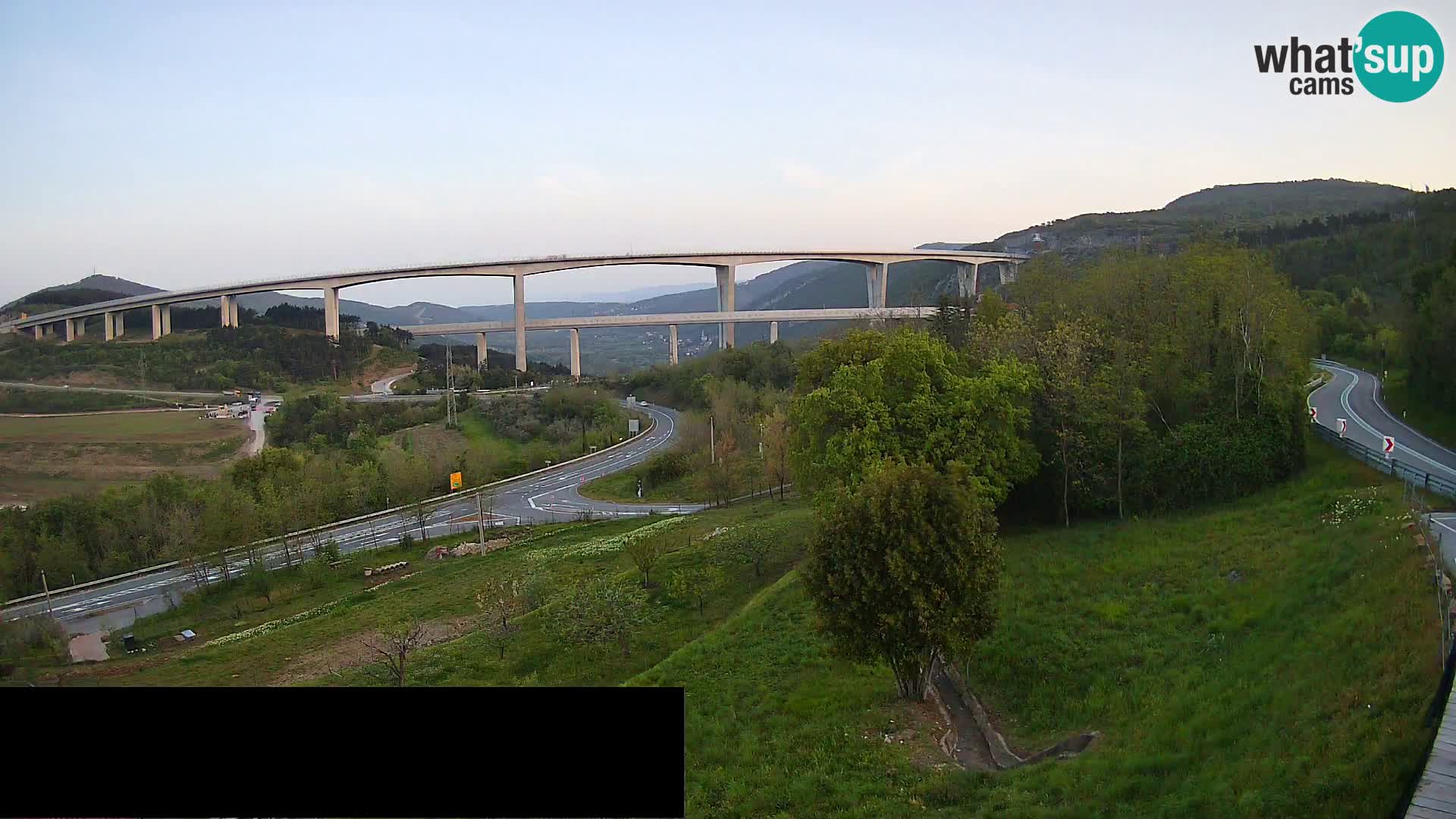 Camera en vivo Črni Kal Viaducto – Viki Burger