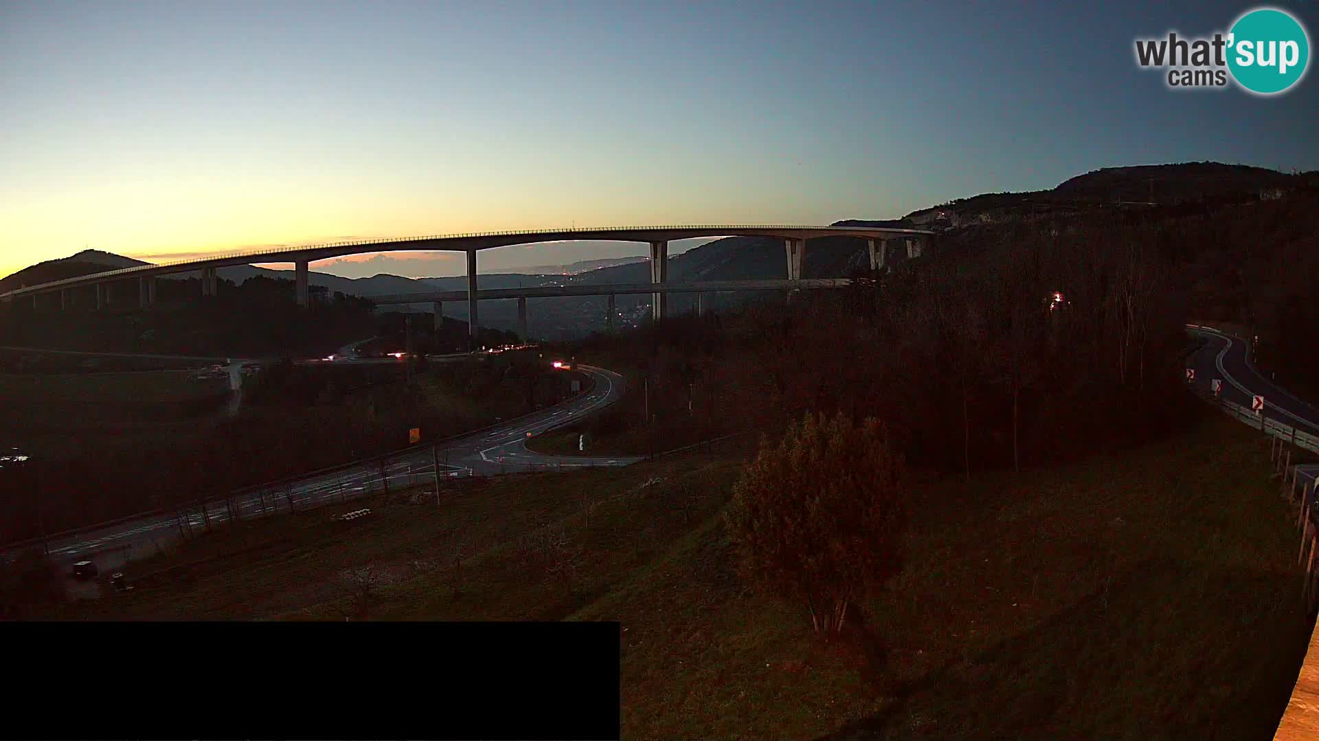 Camera en vivo Črni Kal Viaducto – Viki Burger